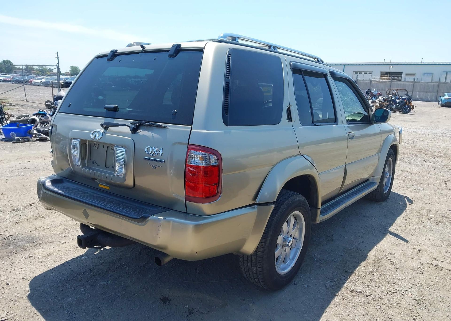 2002 INFINITI QX4