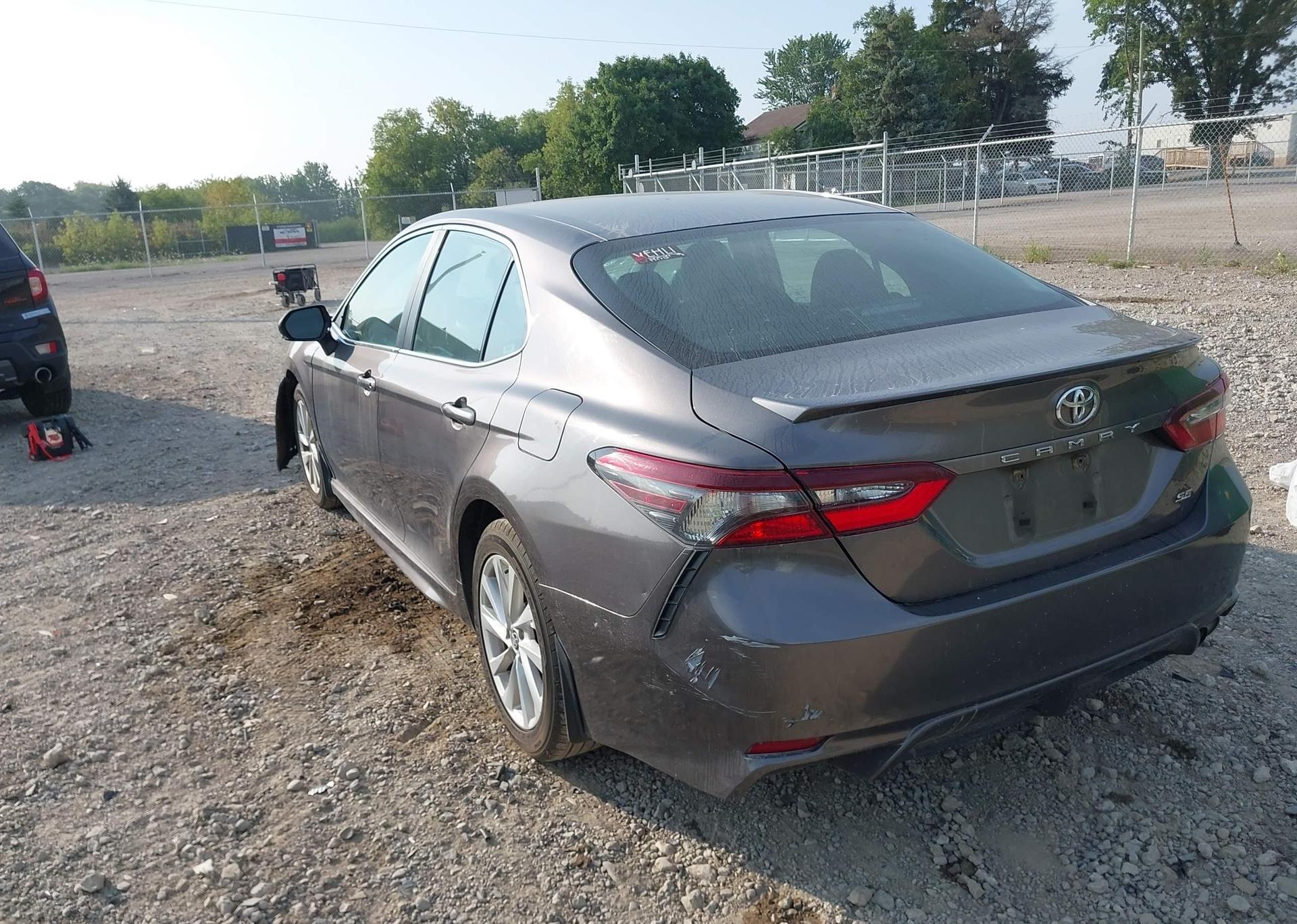2022 TOYOTA CAMRY SE