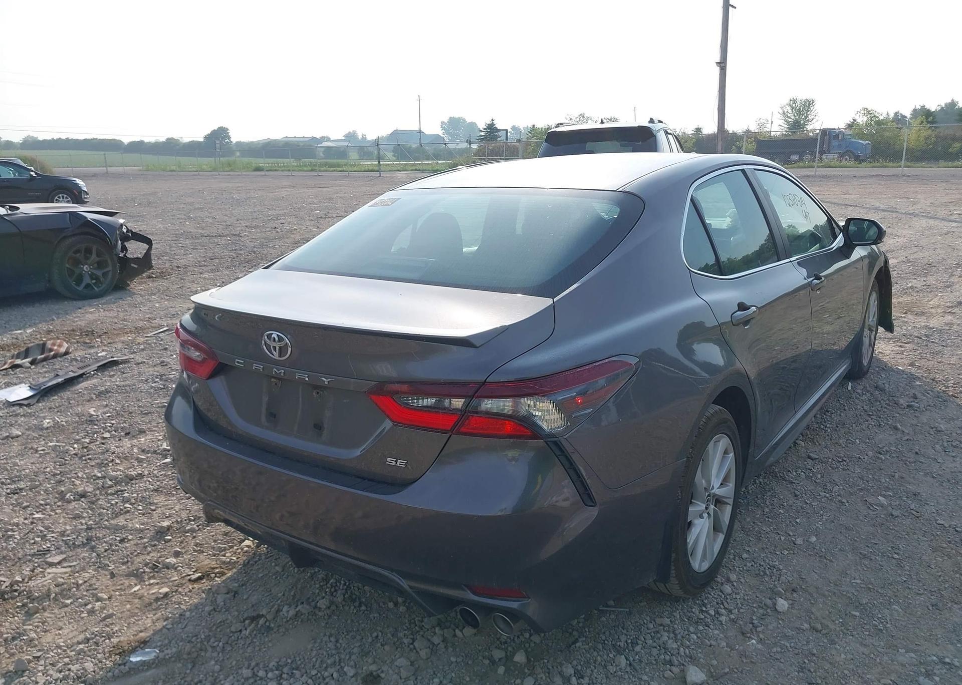 2022 TOYOTA CAMRY SE