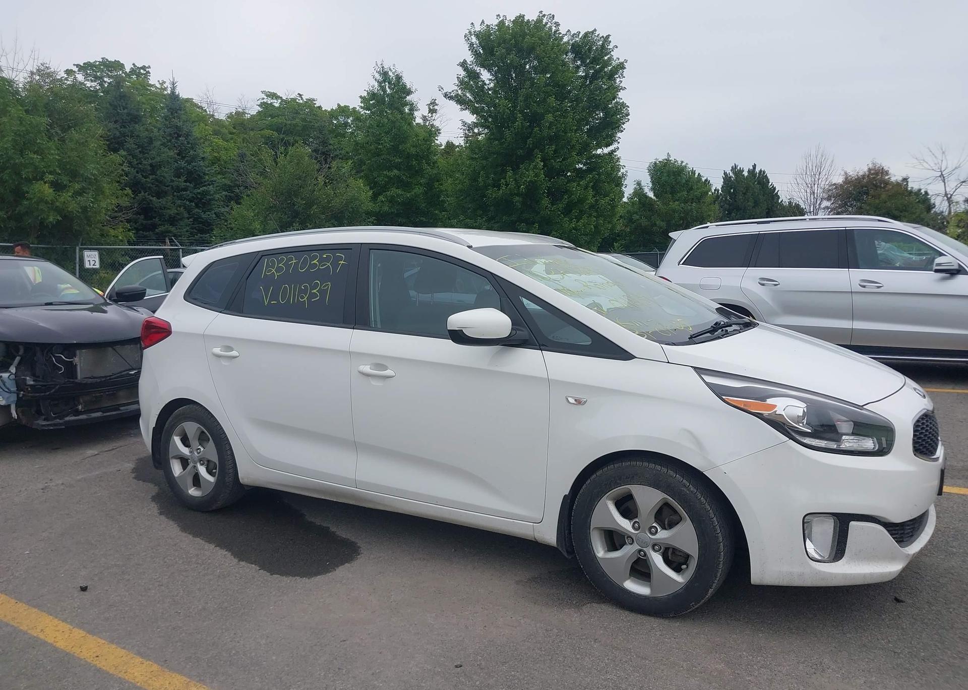 2014 KIA RONDO