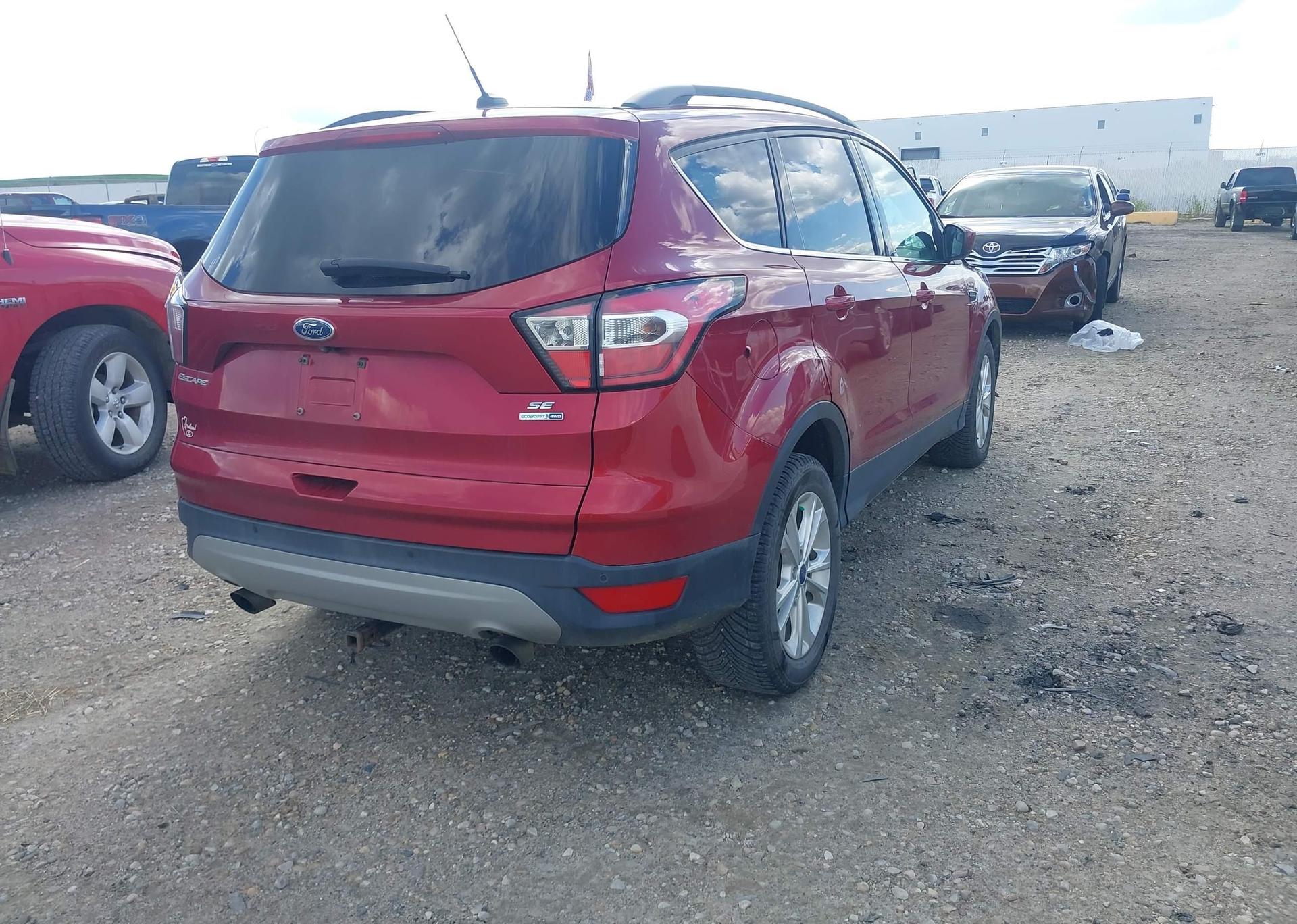 2017 FORD ESCAPE SE