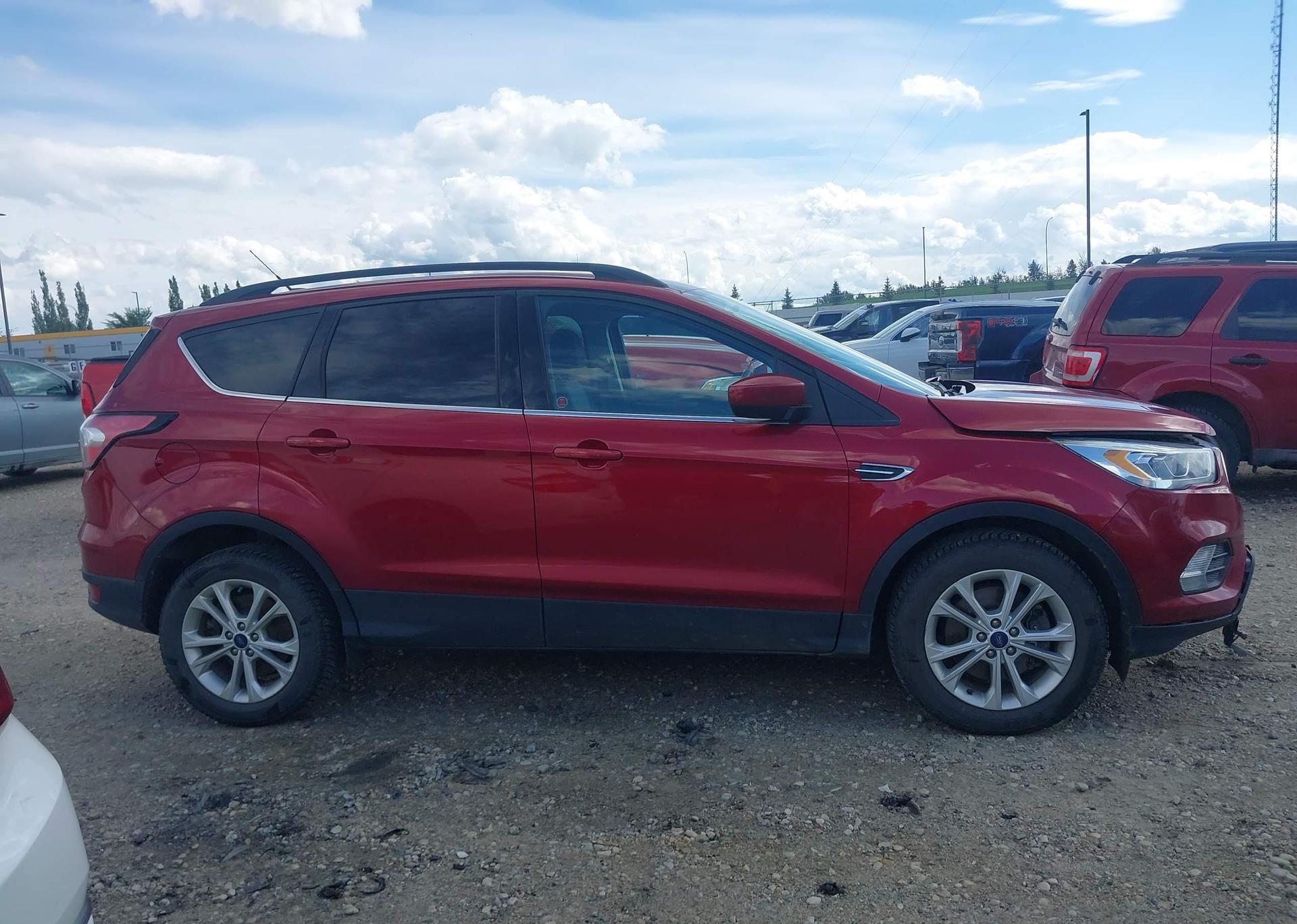 2017 FORD ESCAPE SE
