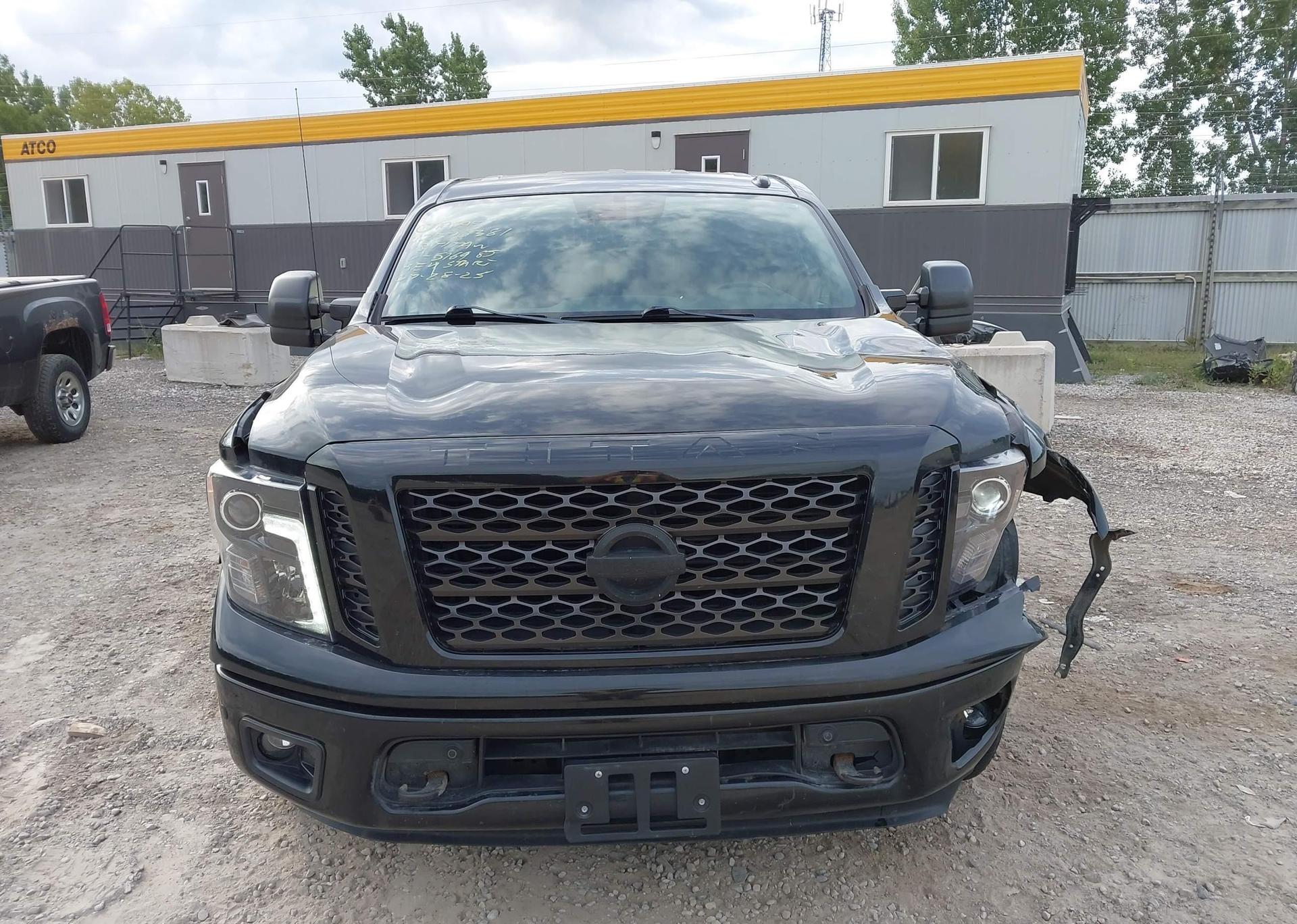 2018 NISSAN TITAN SV