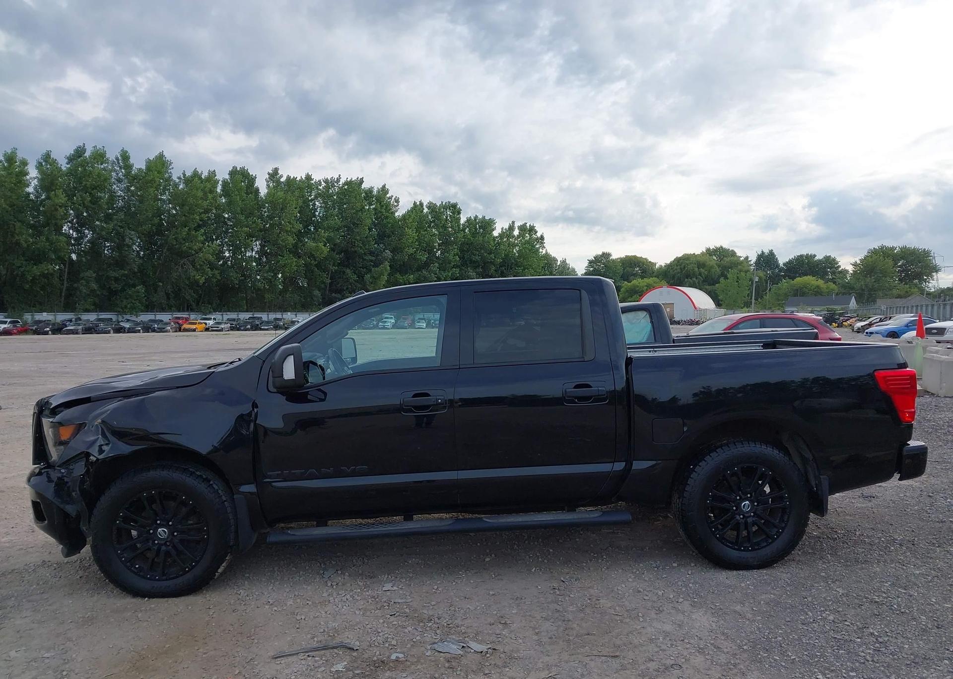 2018 NISSAN TITAN SV