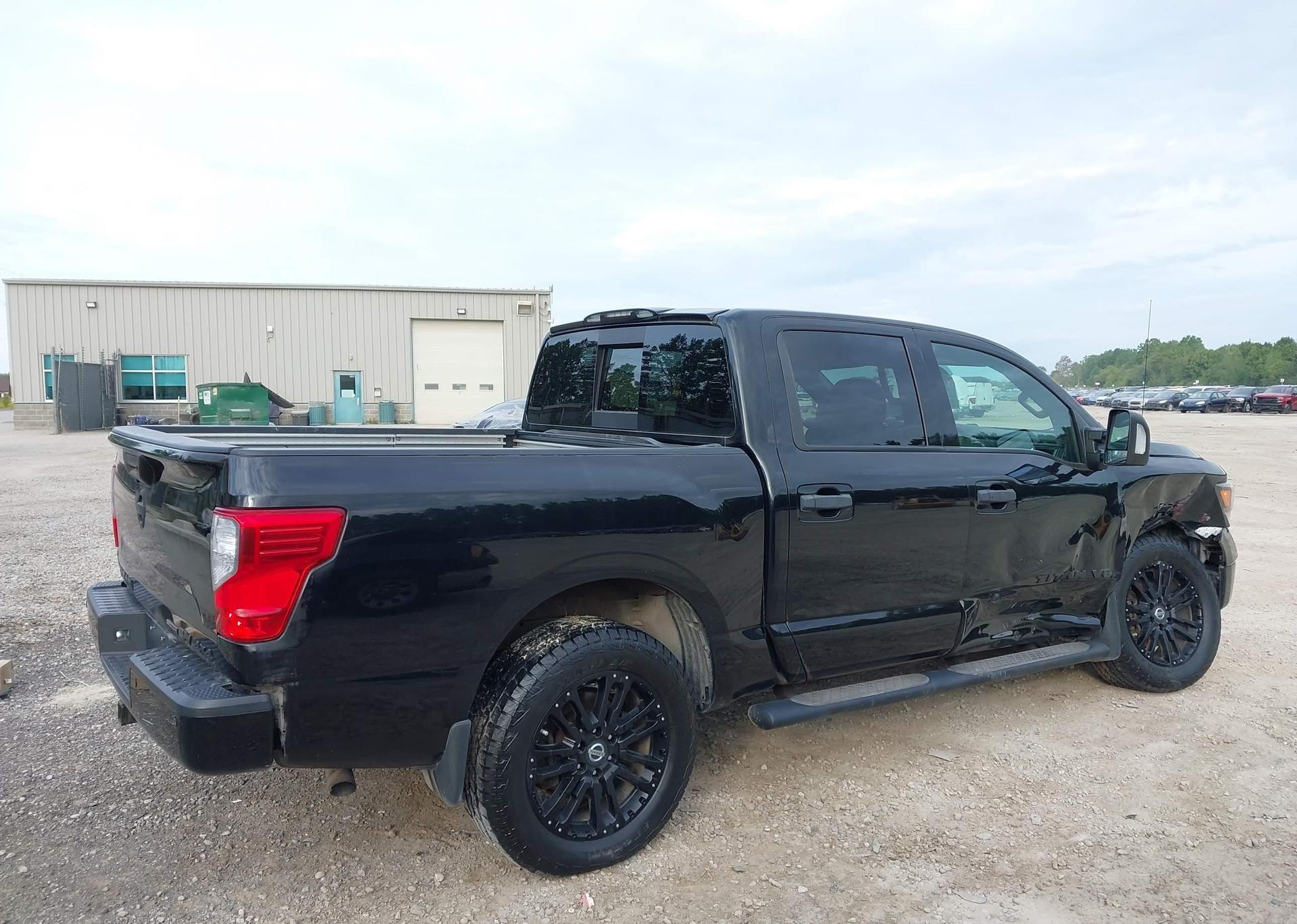 2018 NISSAN TITAN SV
