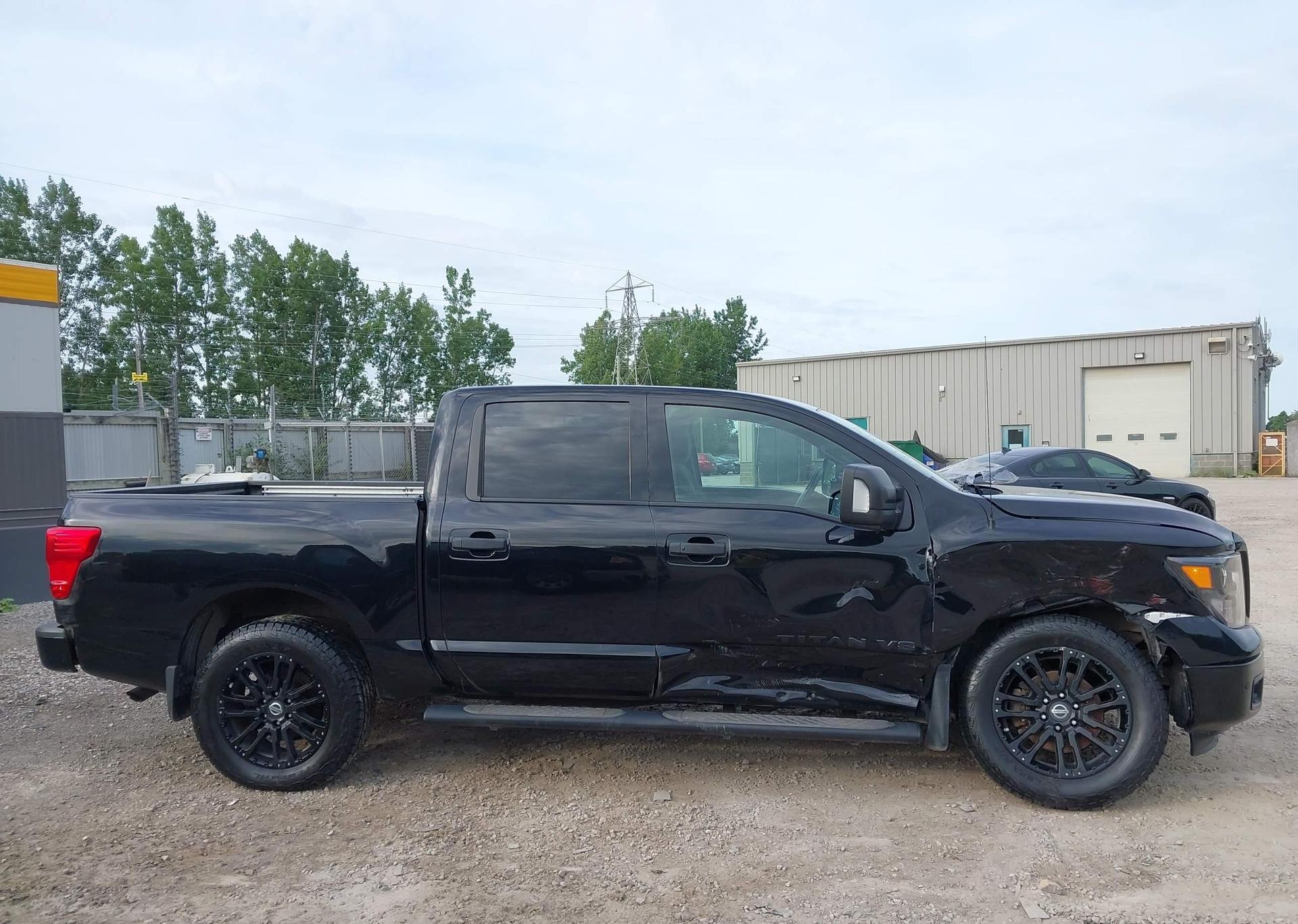 2018 NISSAN TITAN SV