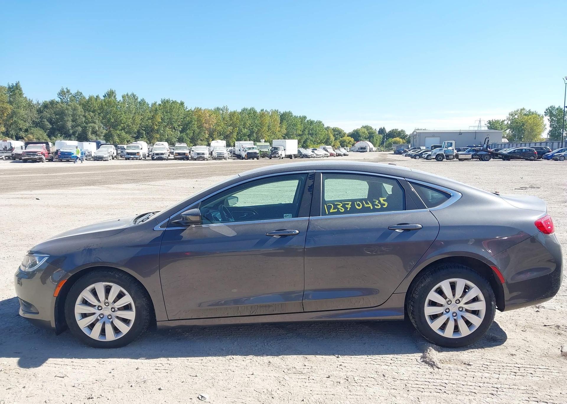 2015 CHRYSLER 200 LX