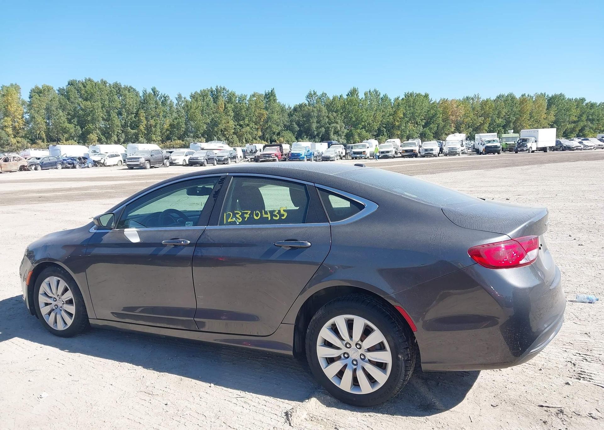 2015 CHRYSLER 200 LX