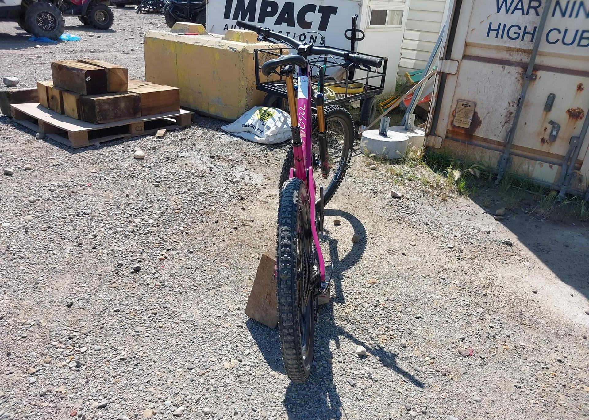 2025 PIVOT CYCLES SHADOWCAT