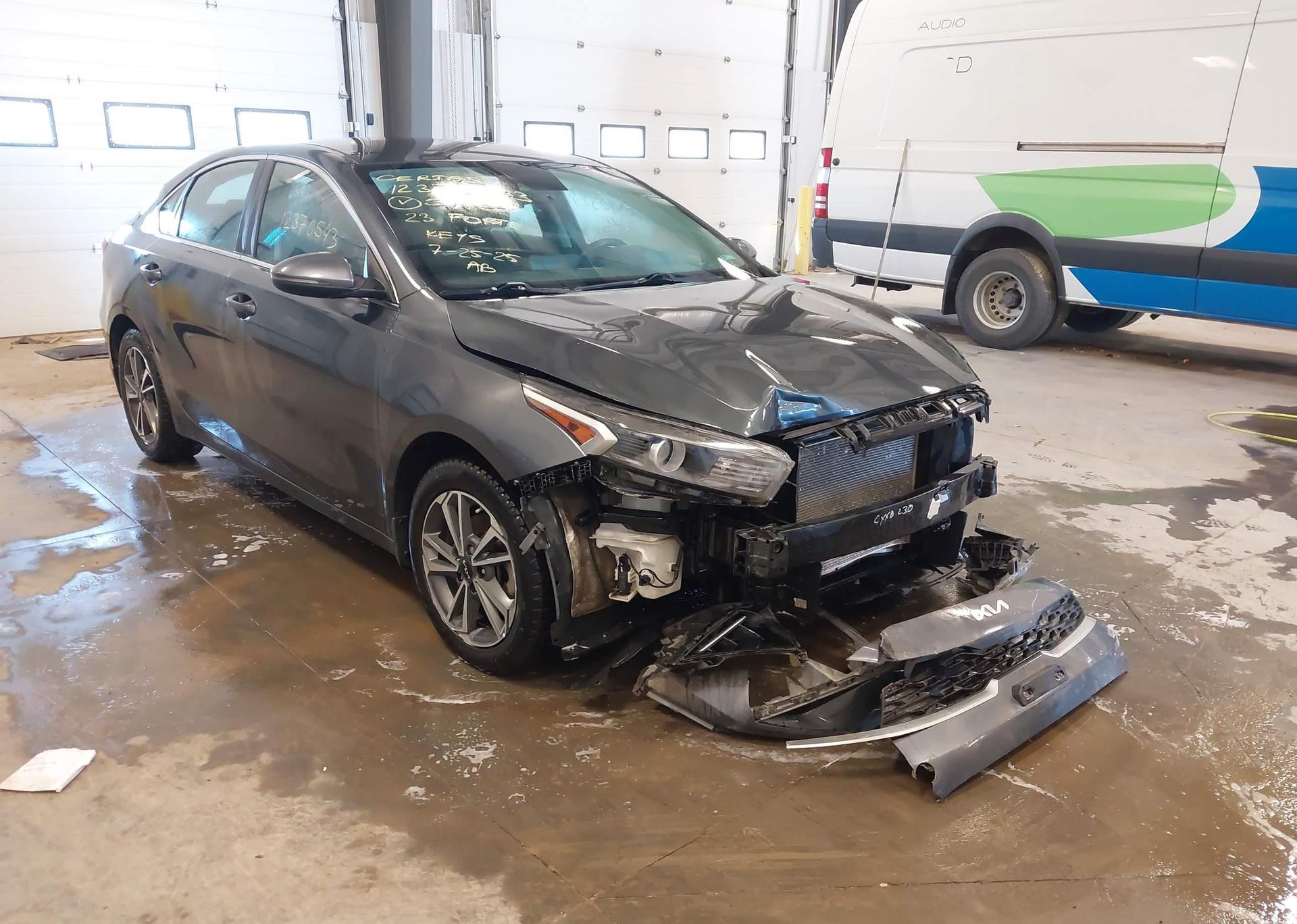 2023 KIA FORTE EX