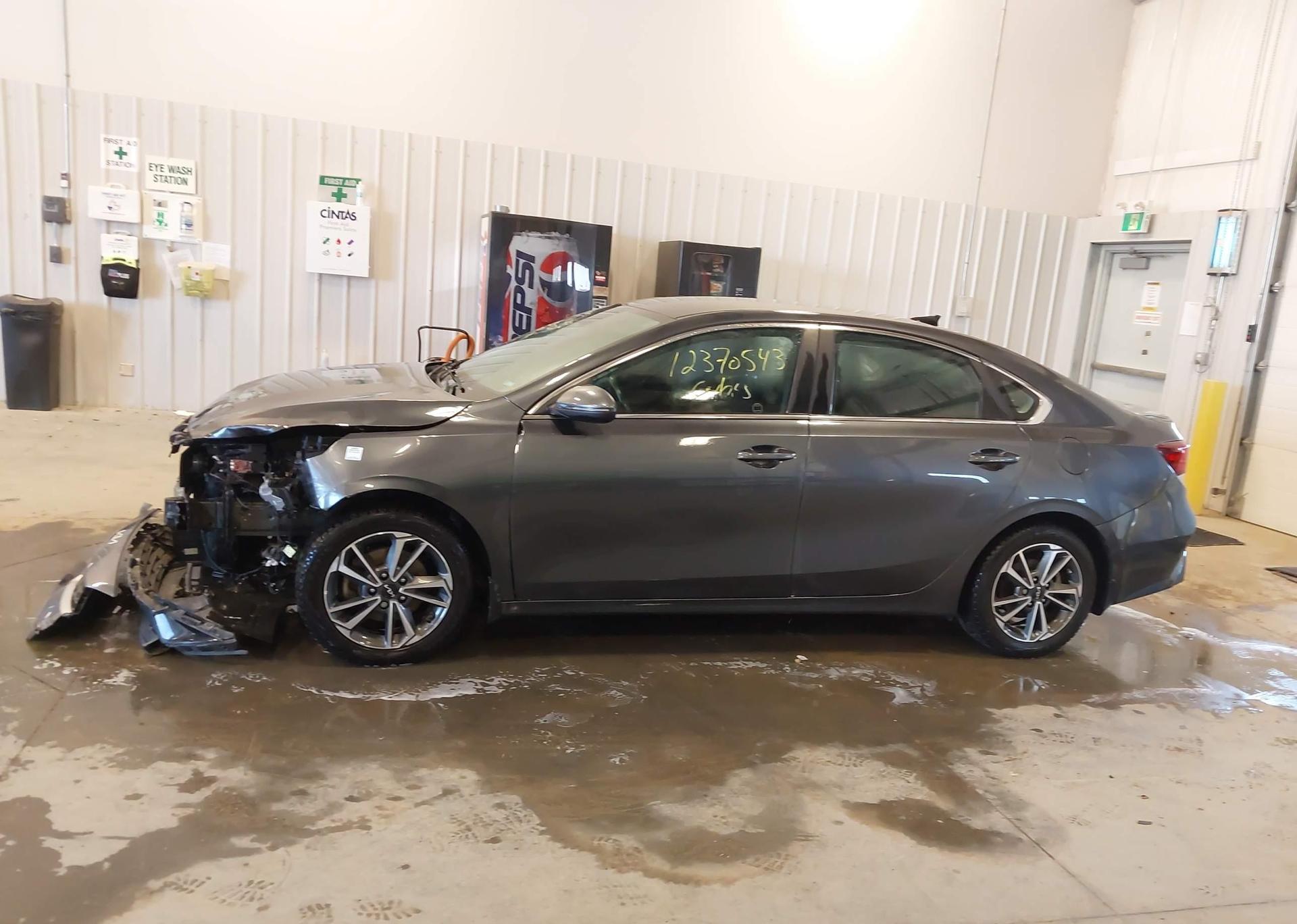 2023 KIA FORTE EX