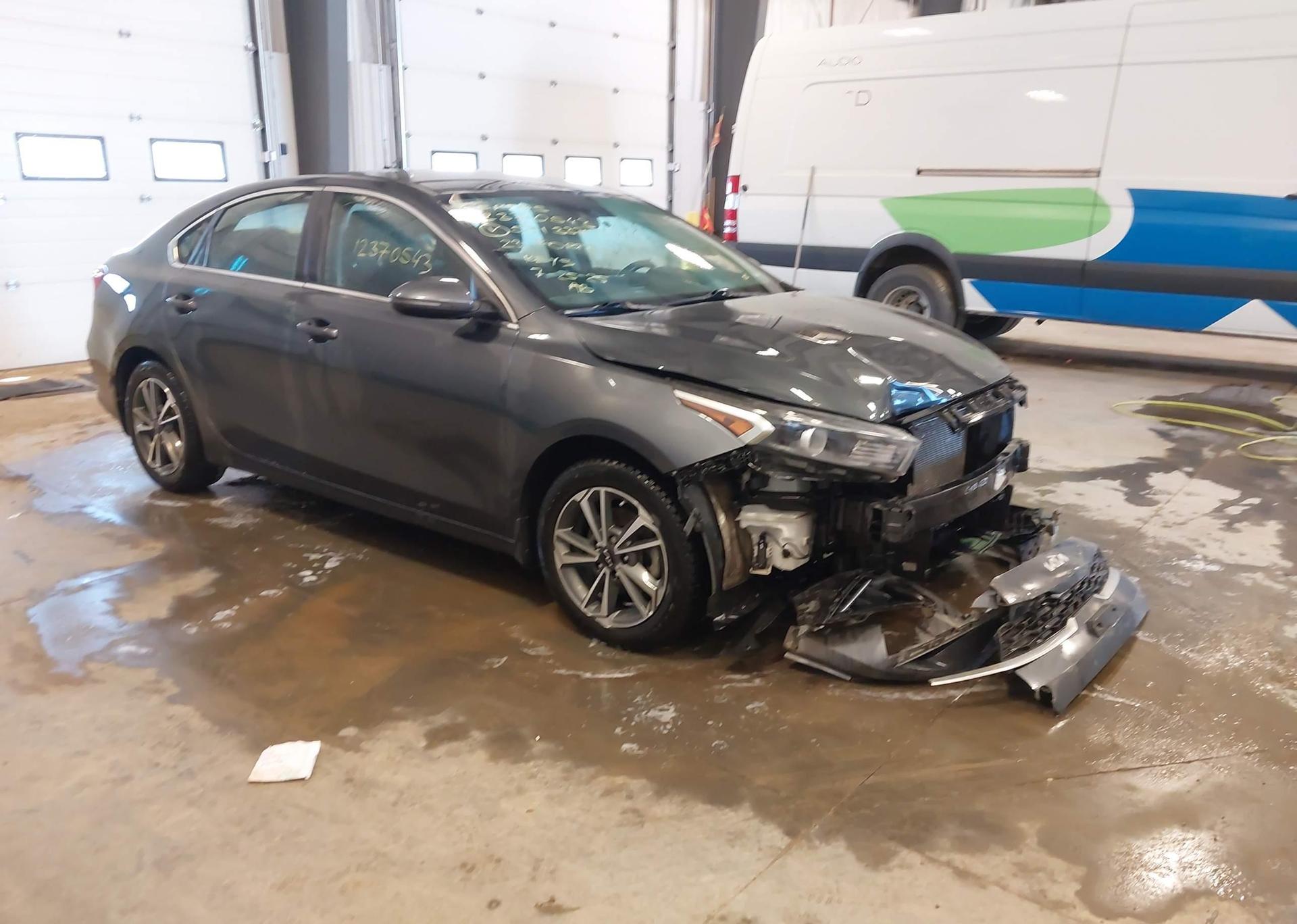 2023 KIA FORTE EX