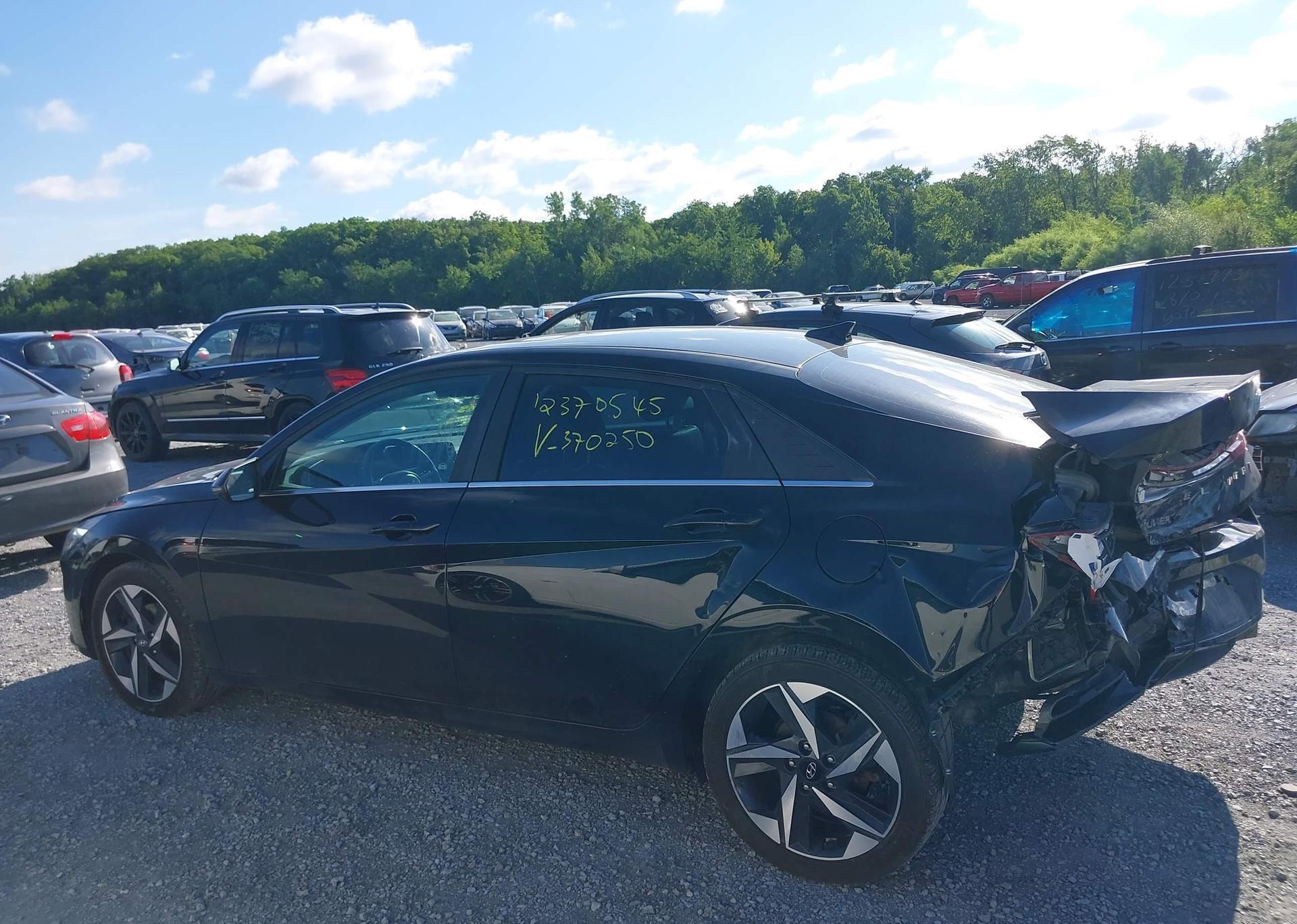 2022 HYUNDAI ELANTRA SEL
