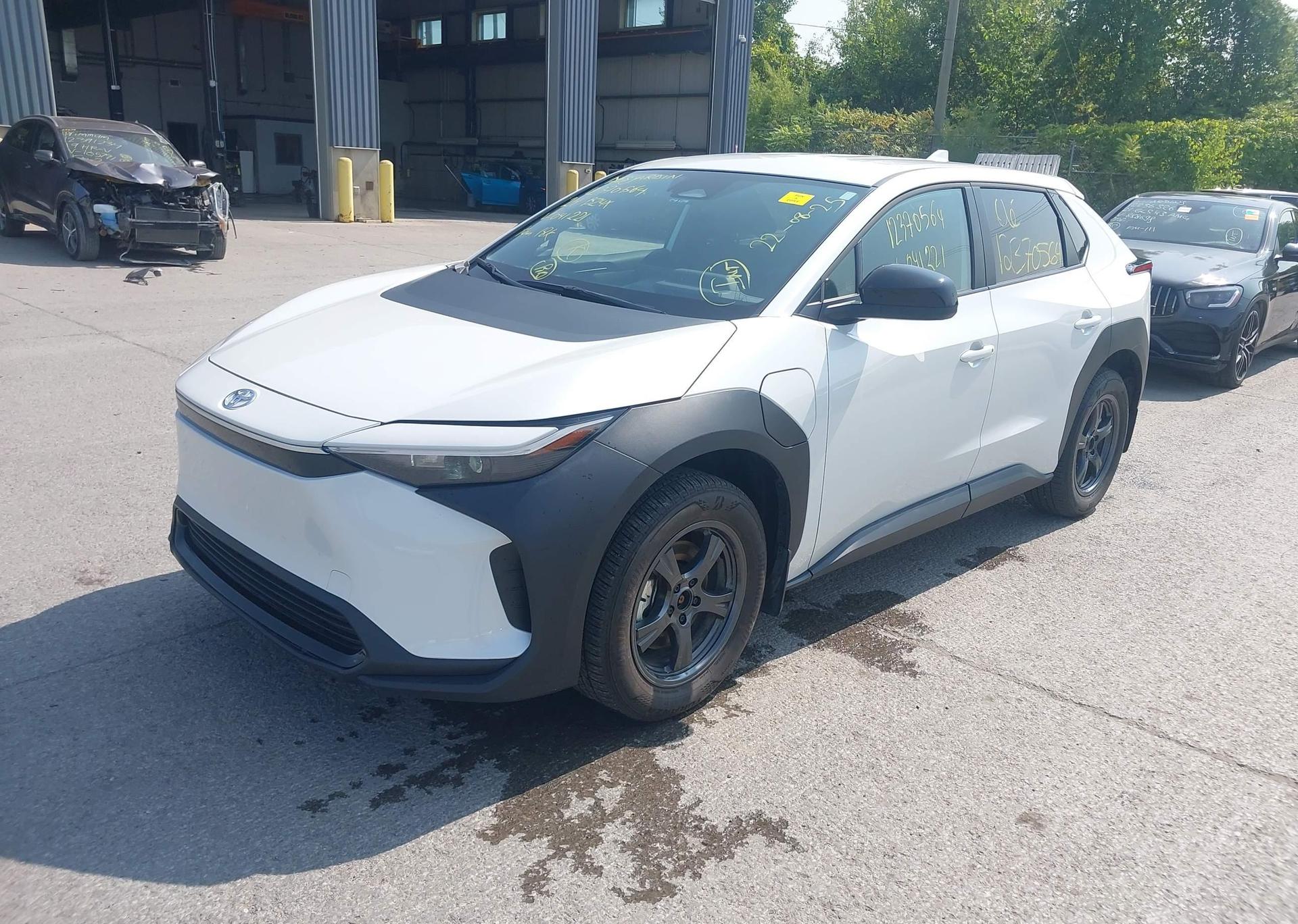2024 TOYOTA BZ4X XLE