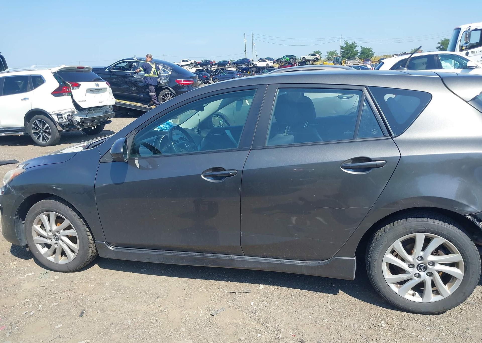 2013 MAZDA MAZDA3