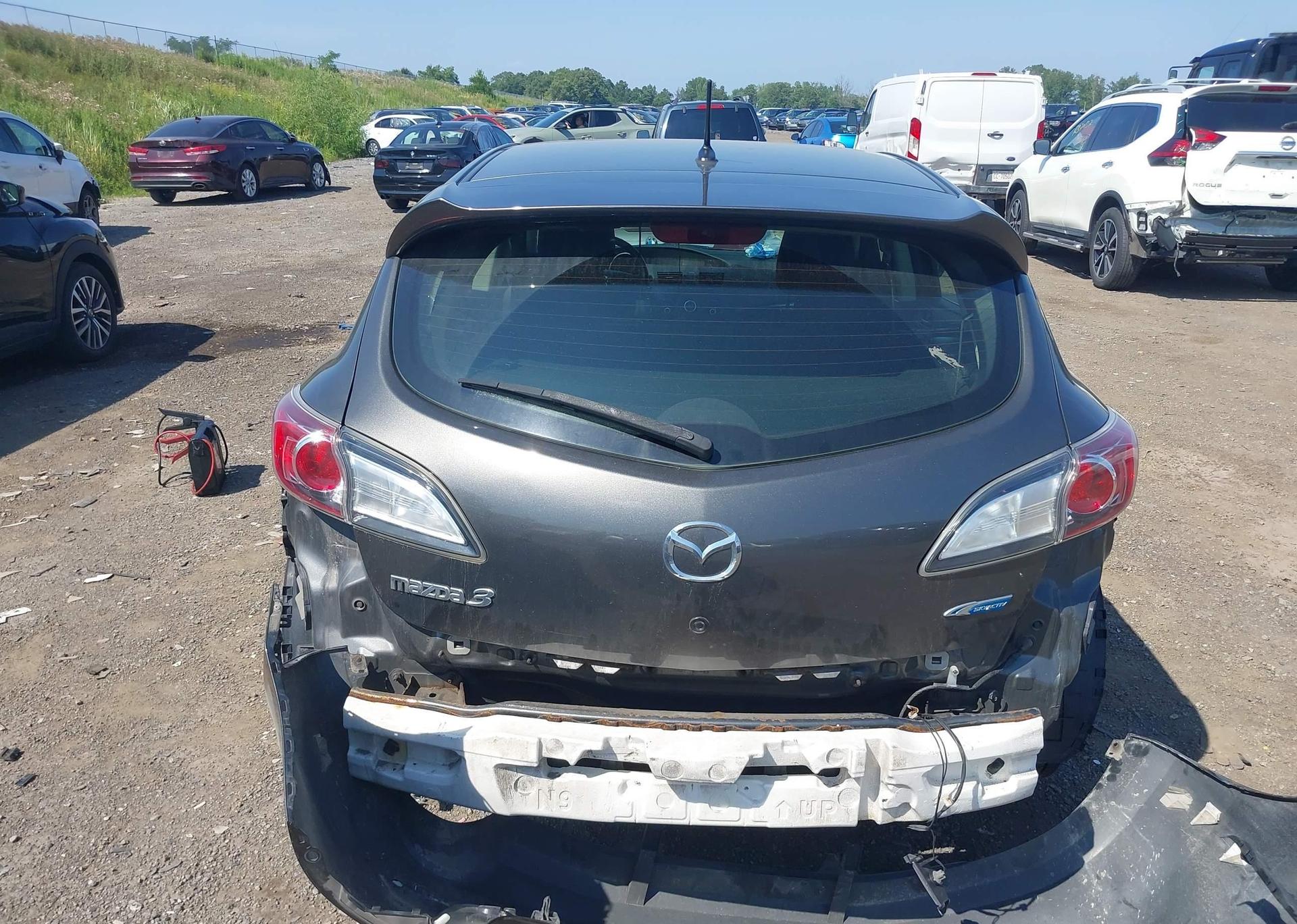2013 MAZDA MAZDA3