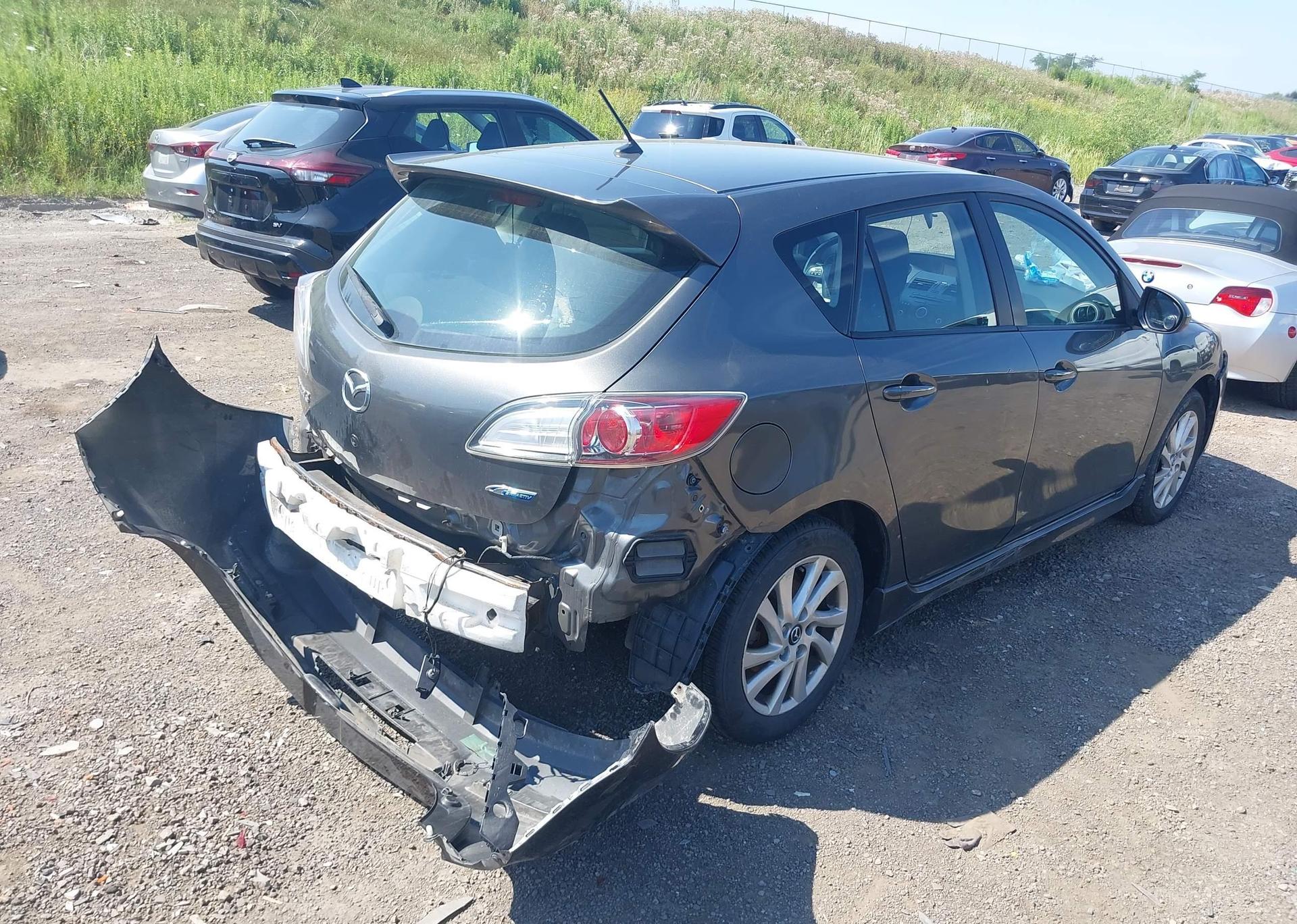 2013 MAZDA MAZDA3