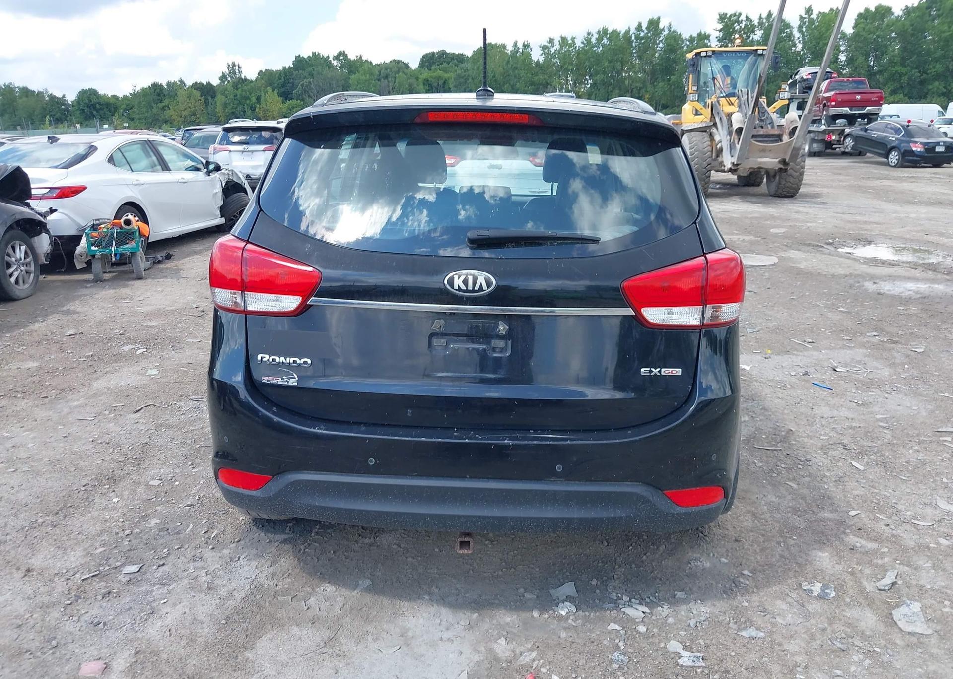 2014 KIA RONDO