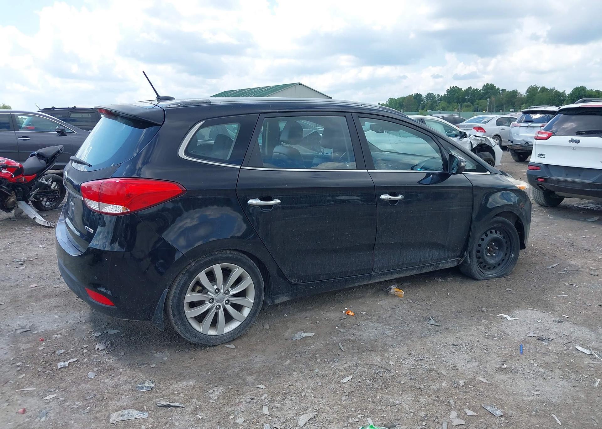 2014 KIA RONDO