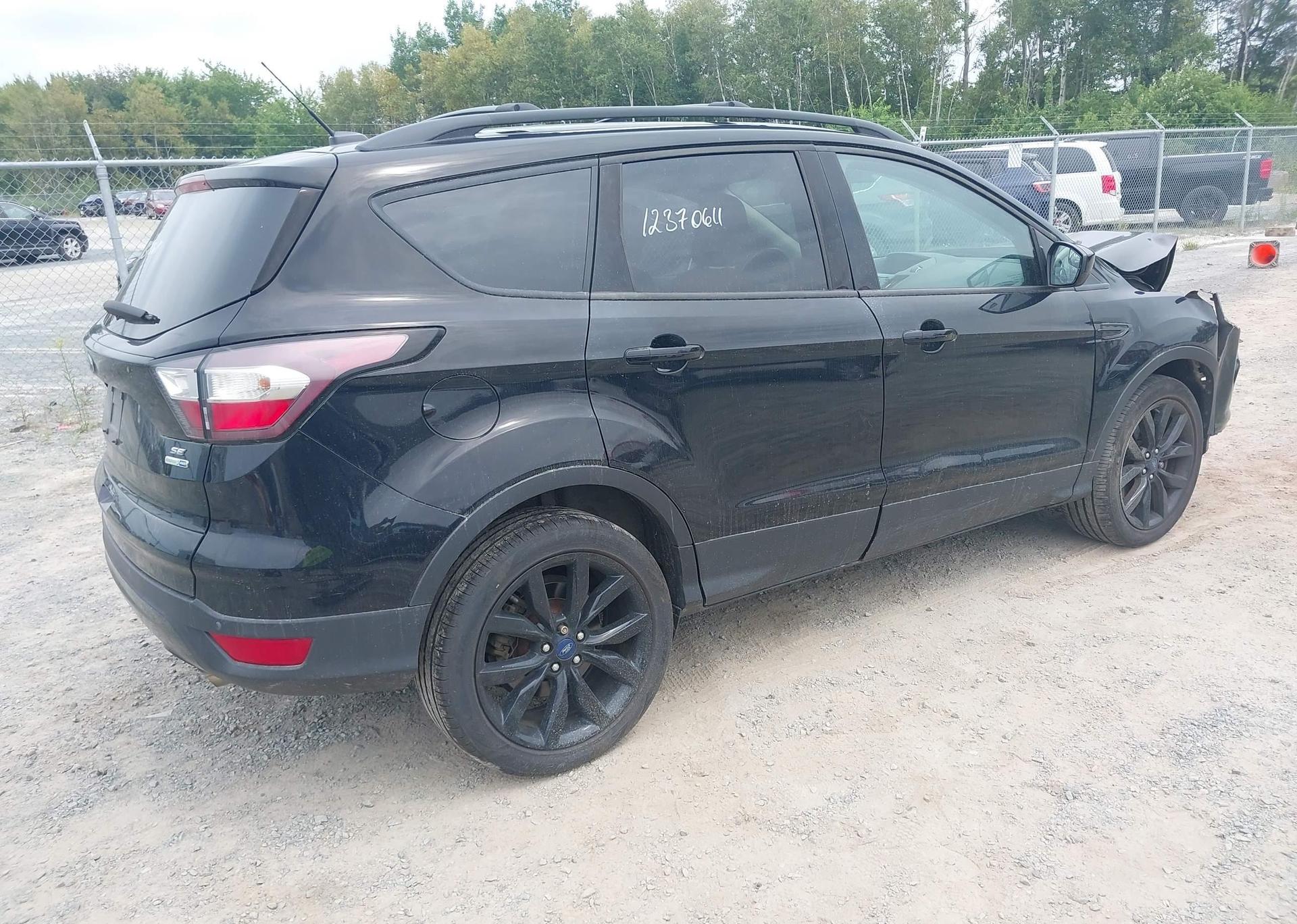 2018 FORD ESCAPE SE