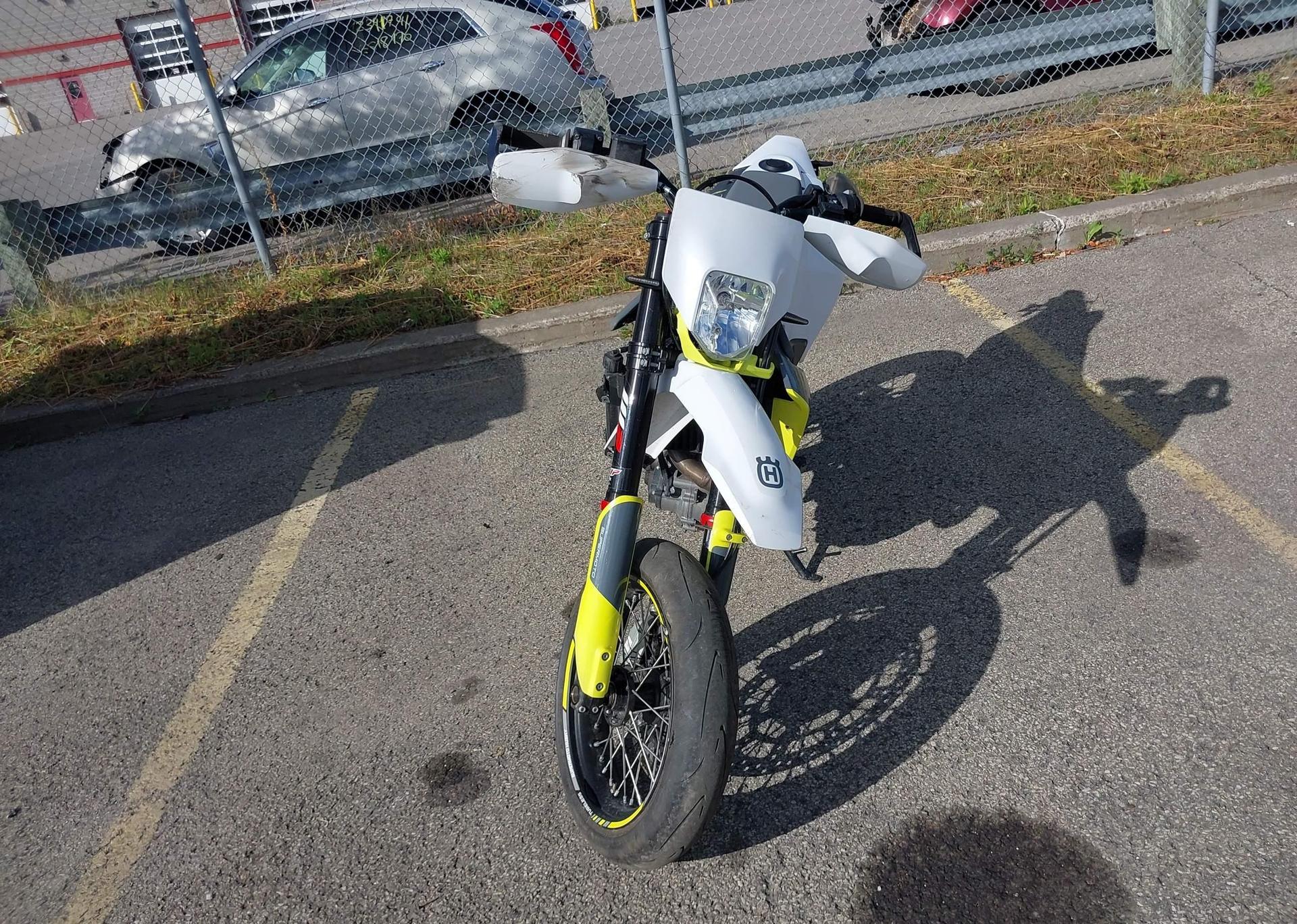 2021 HUSQVARNA SUPERMOTO 701