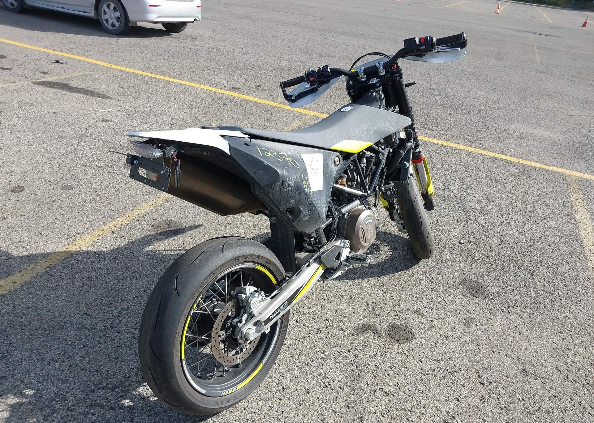 2021 HUSQVARNA SUPERMOTO 701