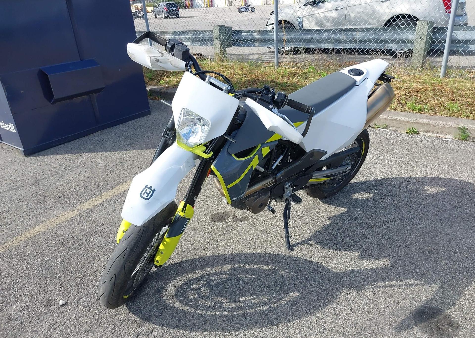2021 HUSQVARNA SUPERMOTO 701