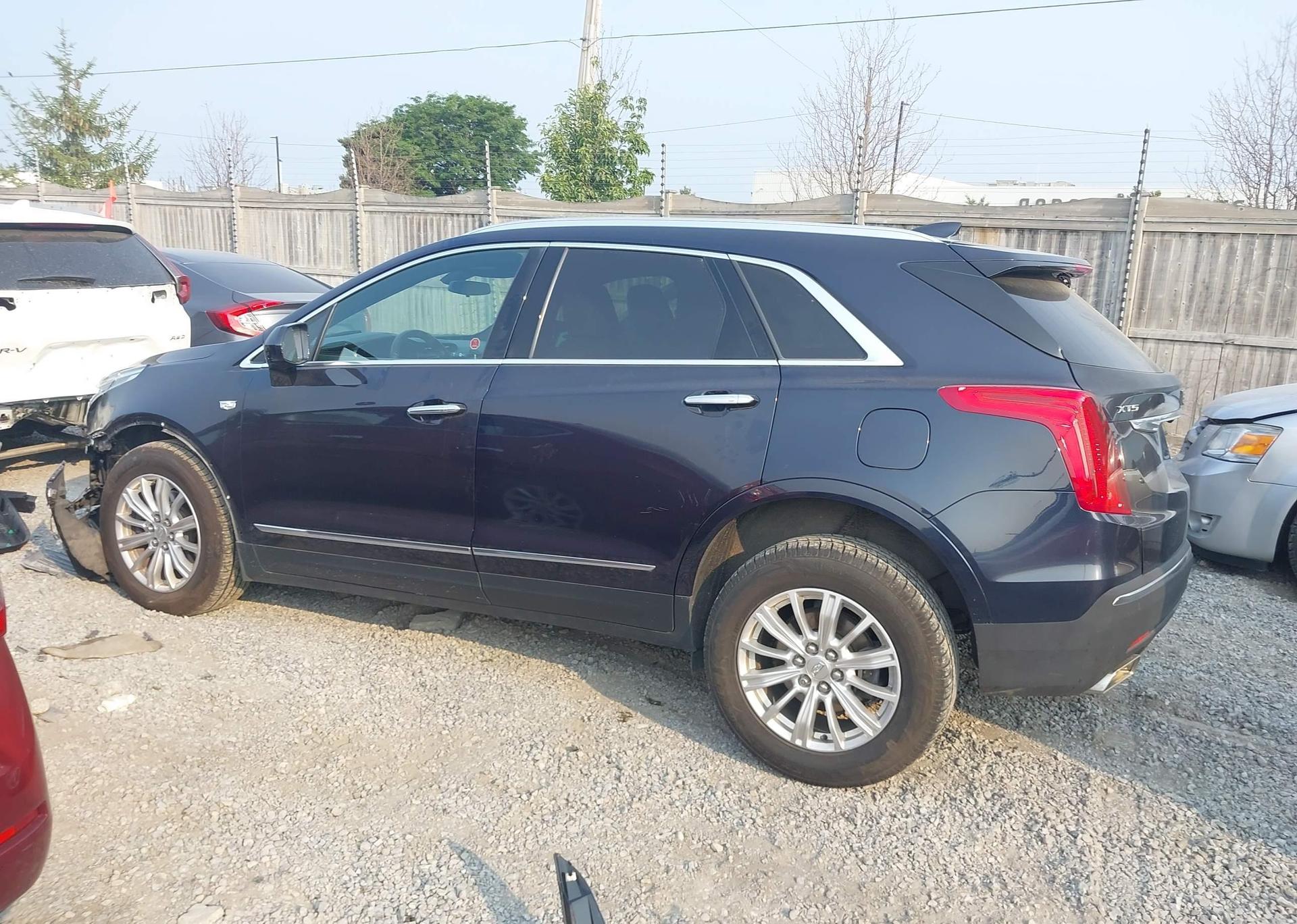 2017 CADILLAC XT5
