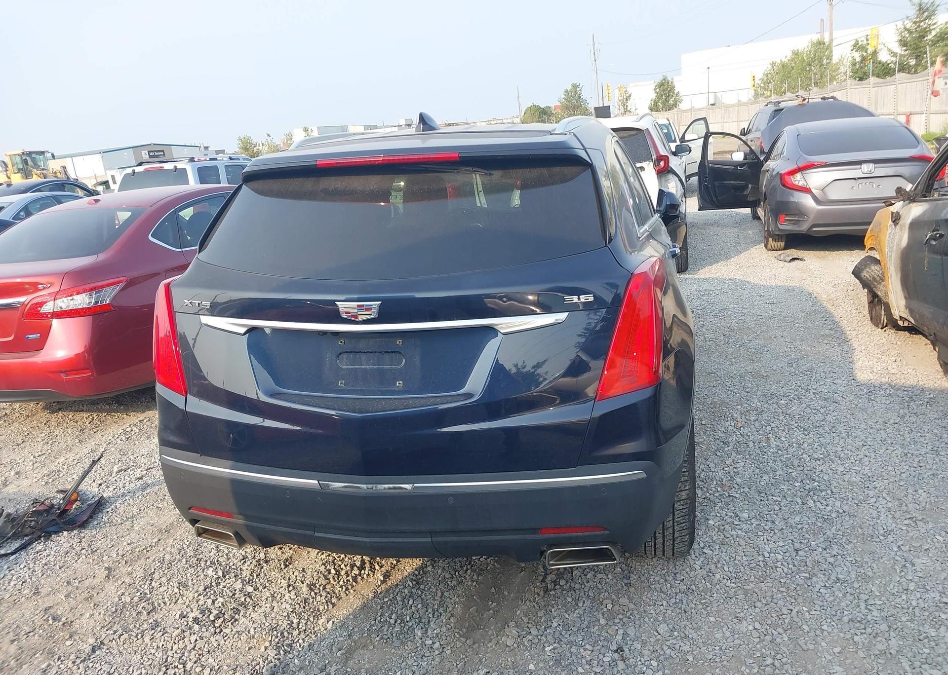 2017 CADILLAC XT5