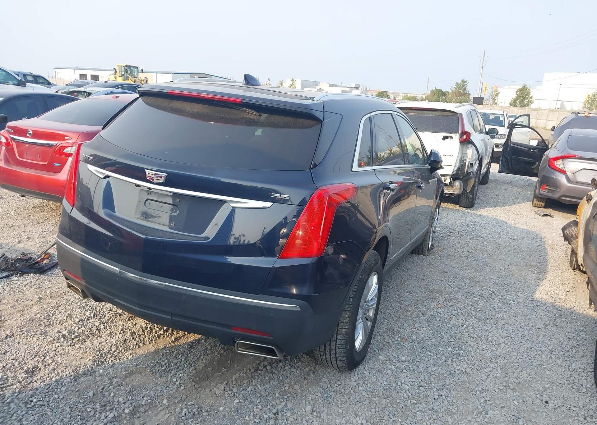 2017 CADILLAC XT5