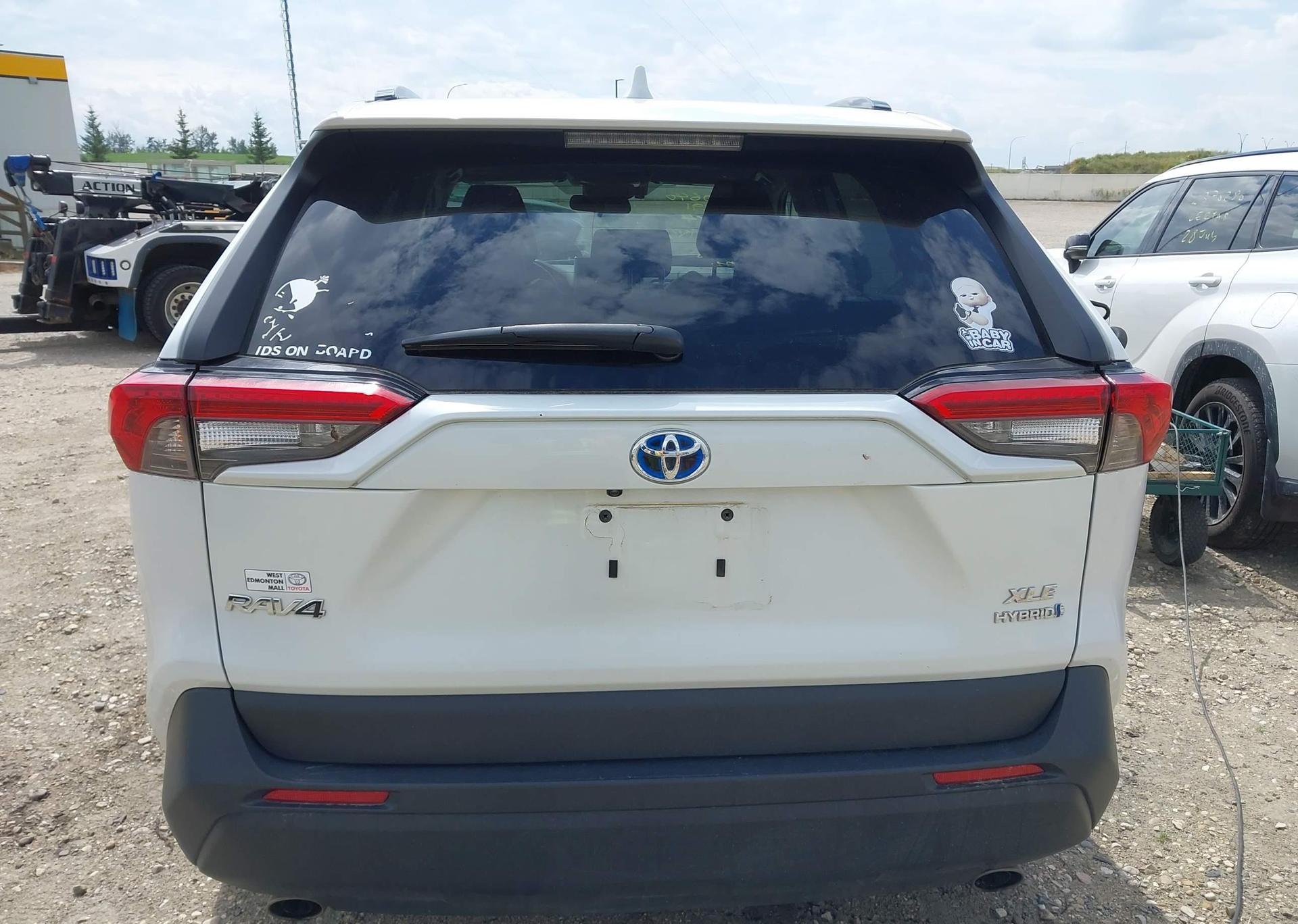 2023 TOYOTA RAV4 XLE