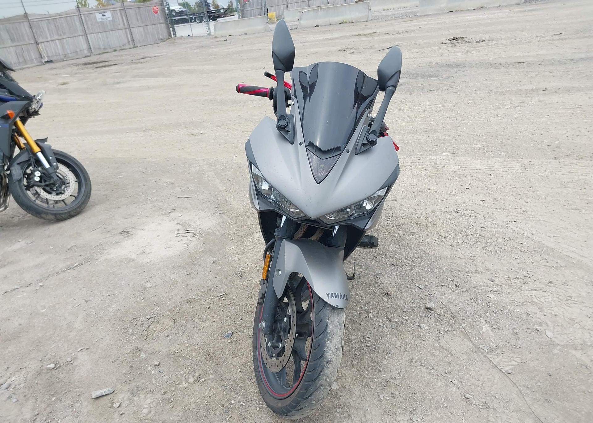 2016 YAMAHA YZFR3