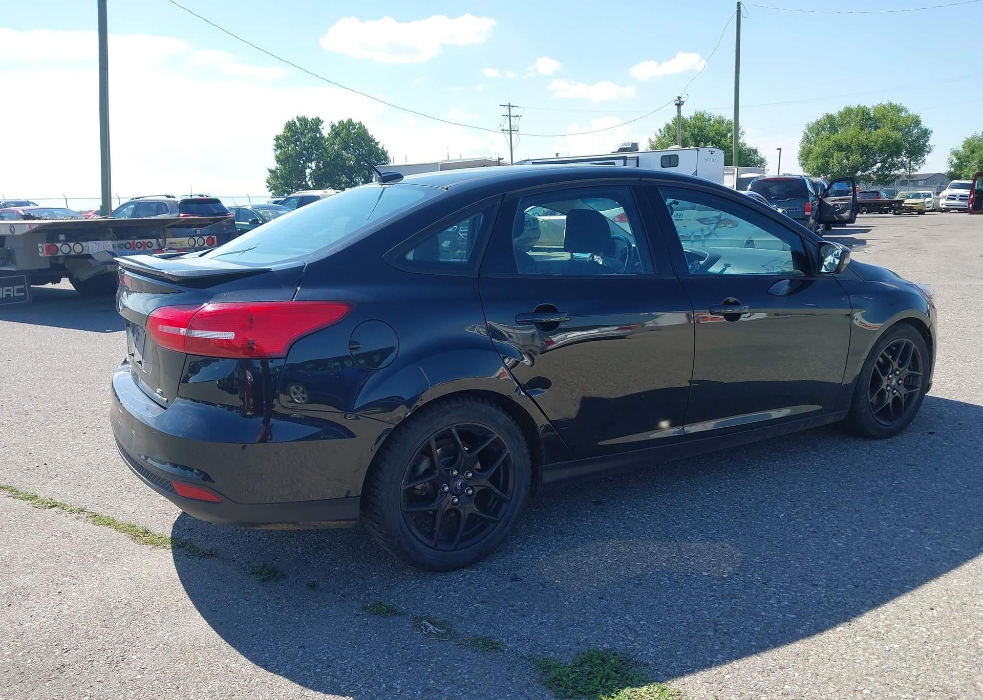 2015 FORD FOCUS SE