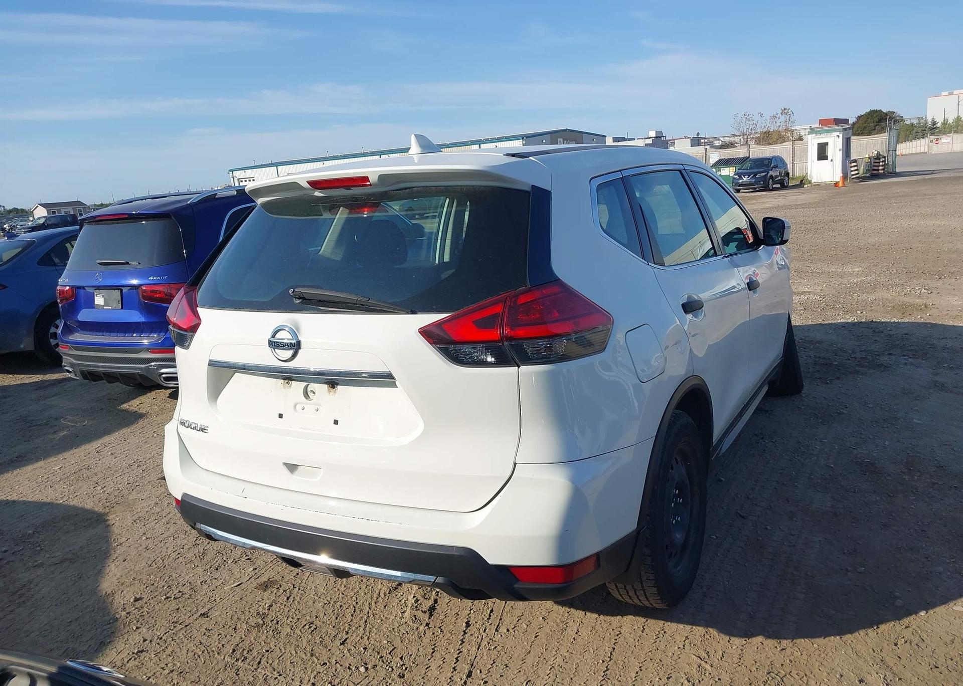 2017 NISSAN ROGUE