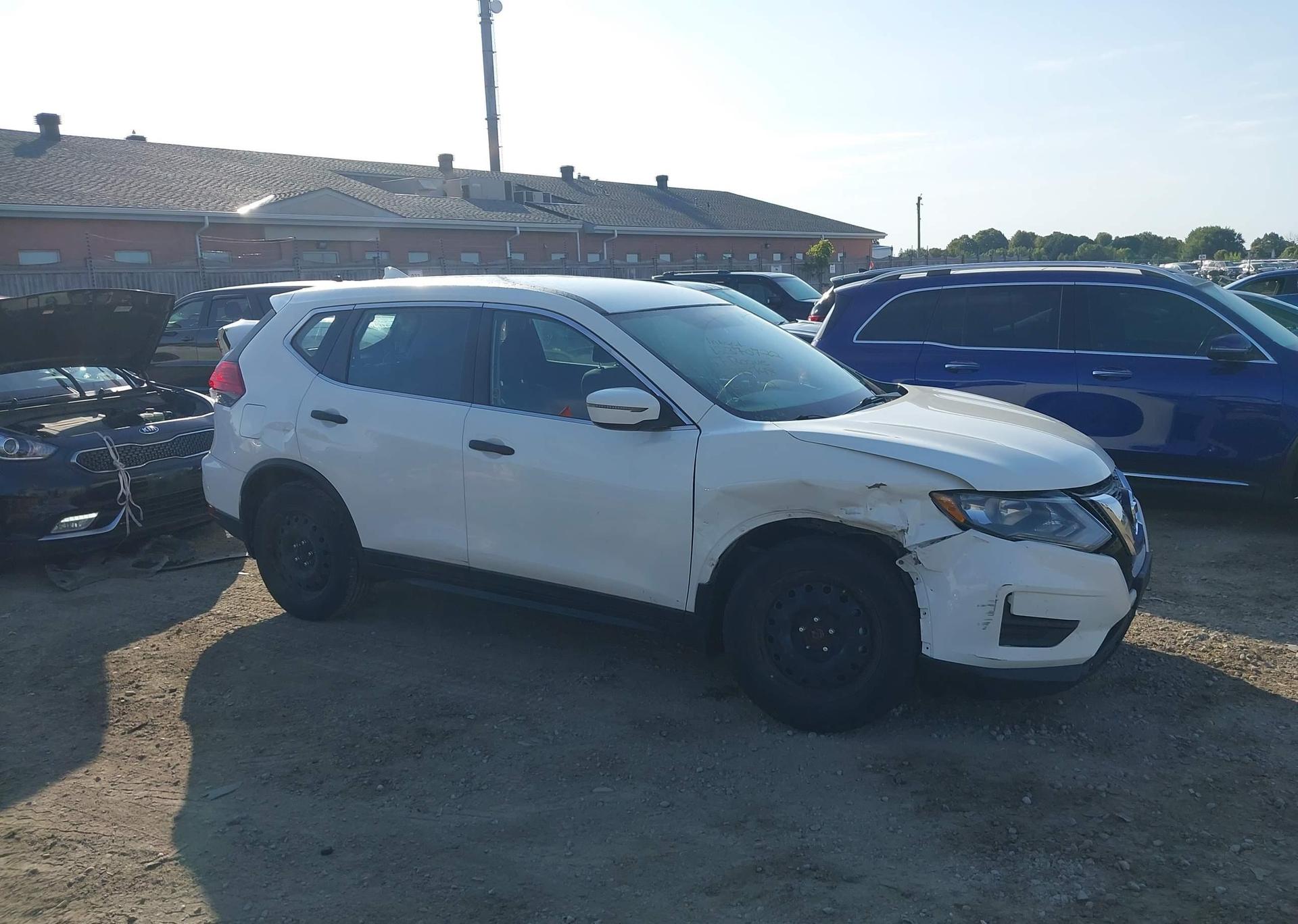 2017 NISSAN ROGUE