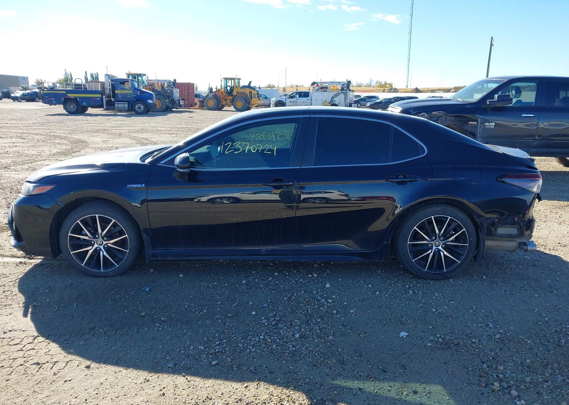 2021 TOYOTA CAMRY HYBRID SE