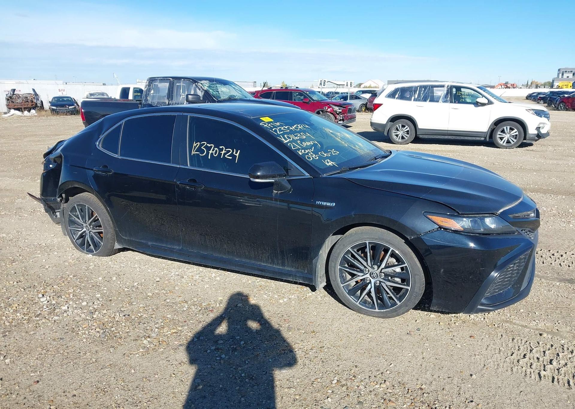 2021 TOYOTA CAMRY HYBRID SE