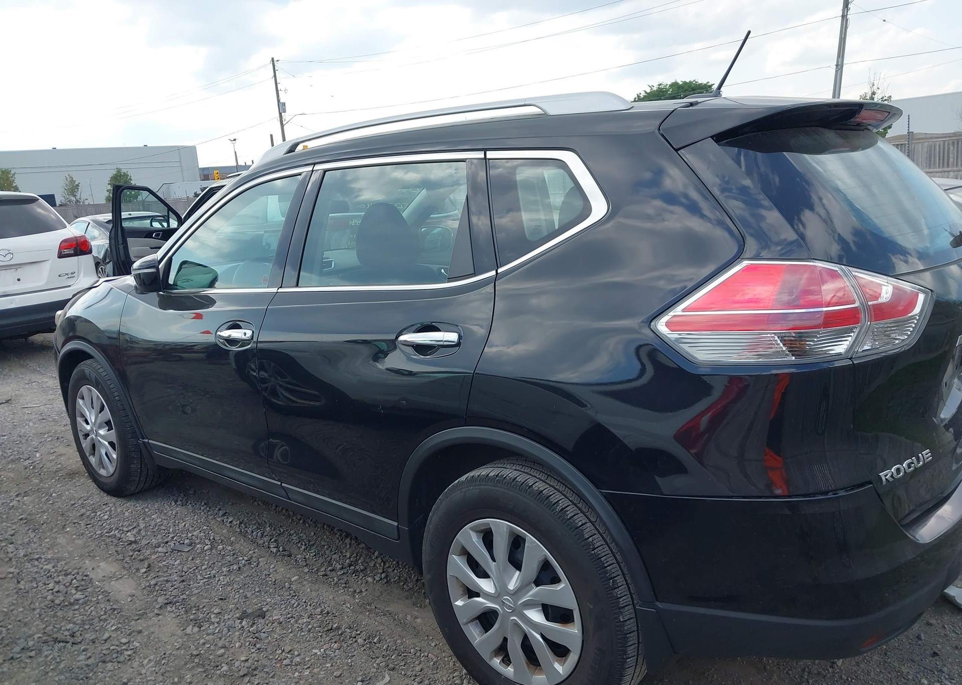 2015 NISSAN ROGUE S