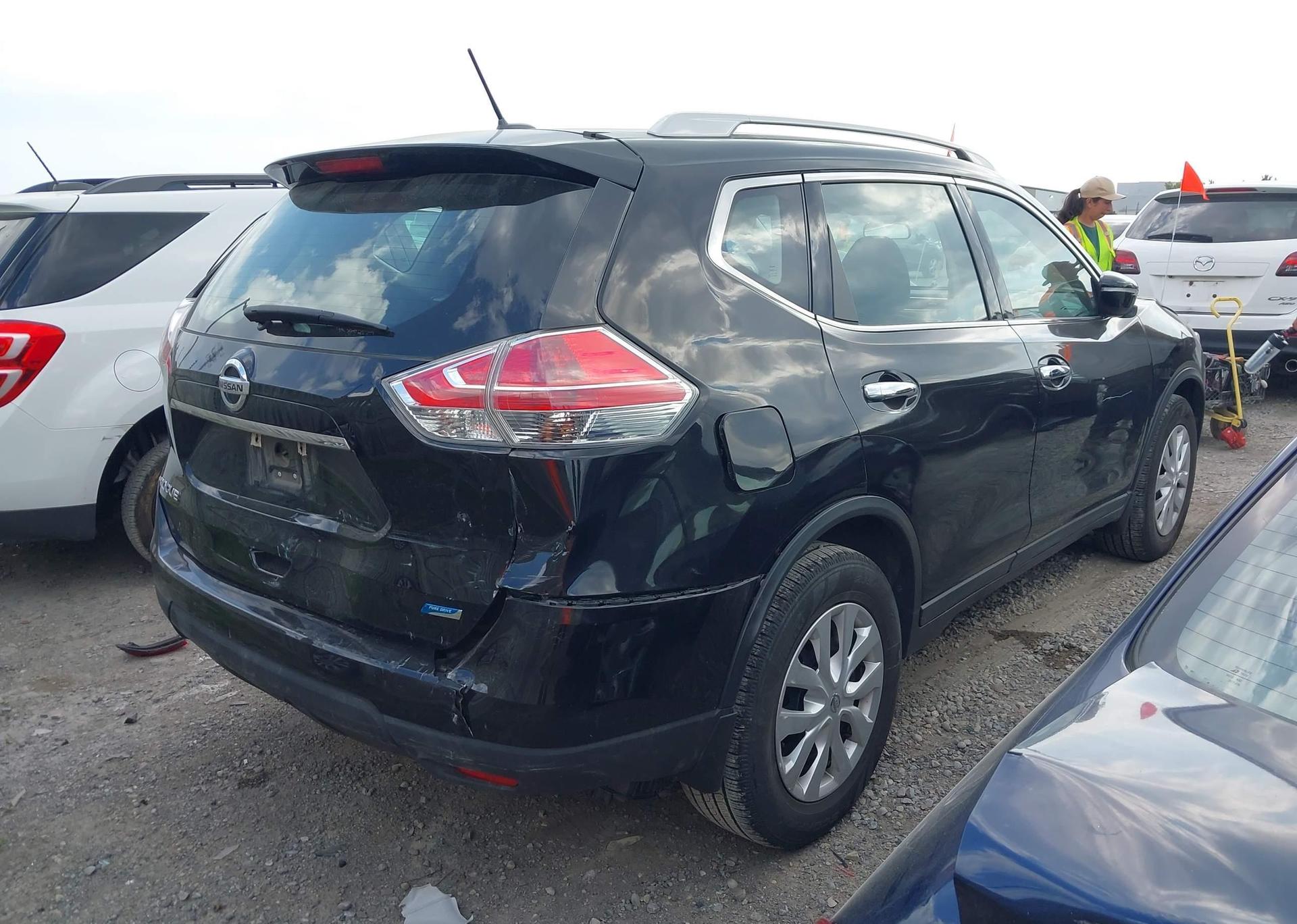 2015 NISSAN ROGUE S