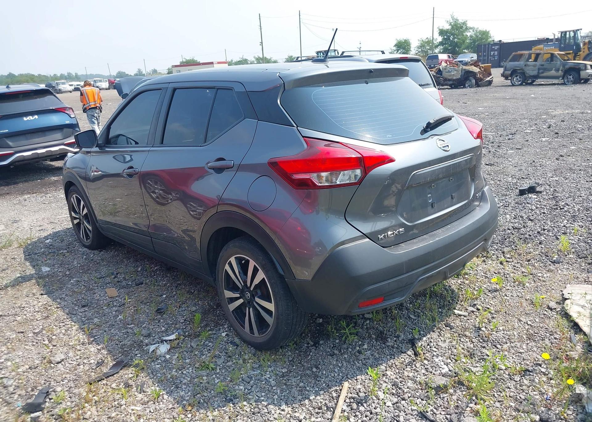 2019 NISSAN KICKS S