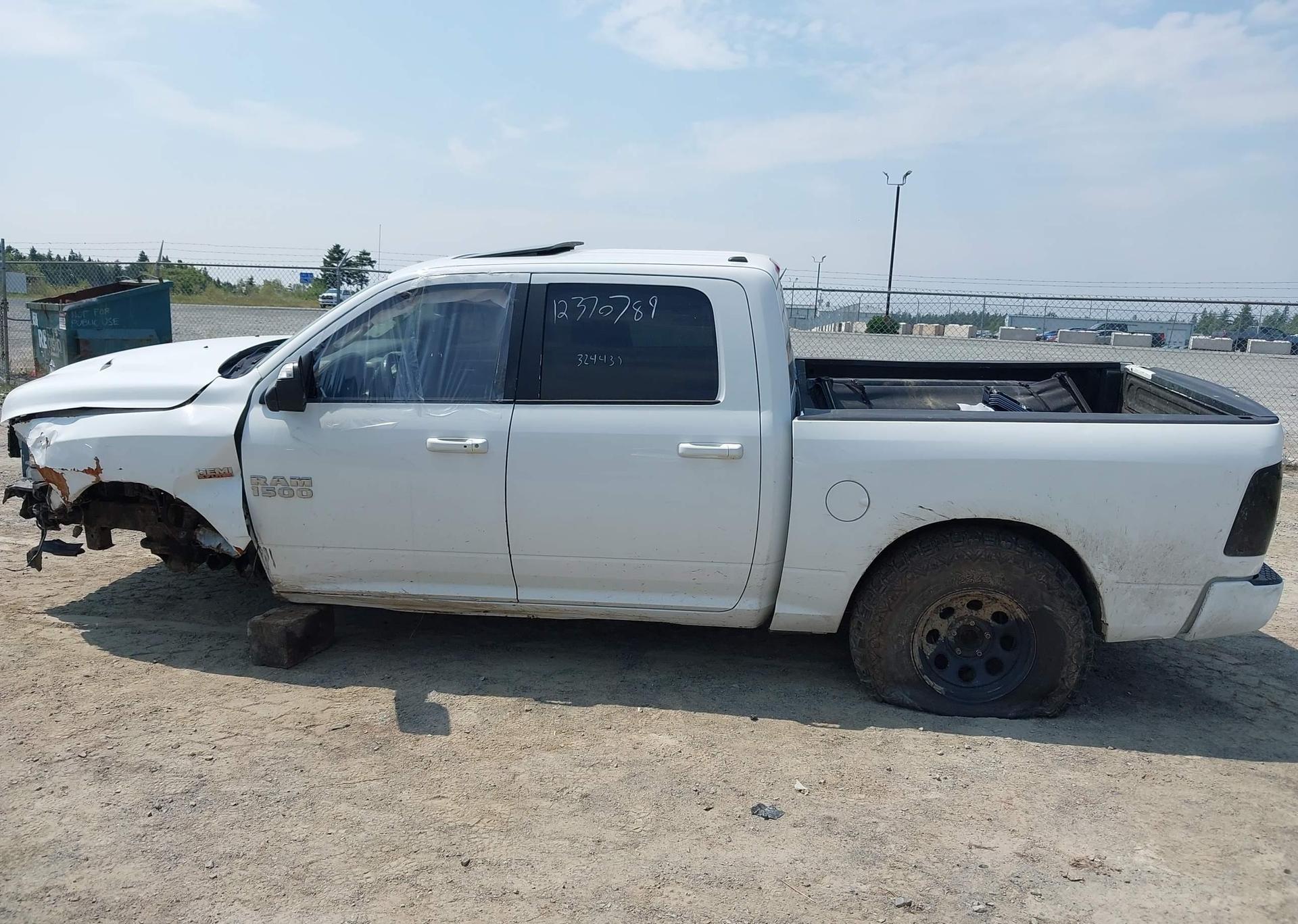 2014 RAM 1500 SPORT