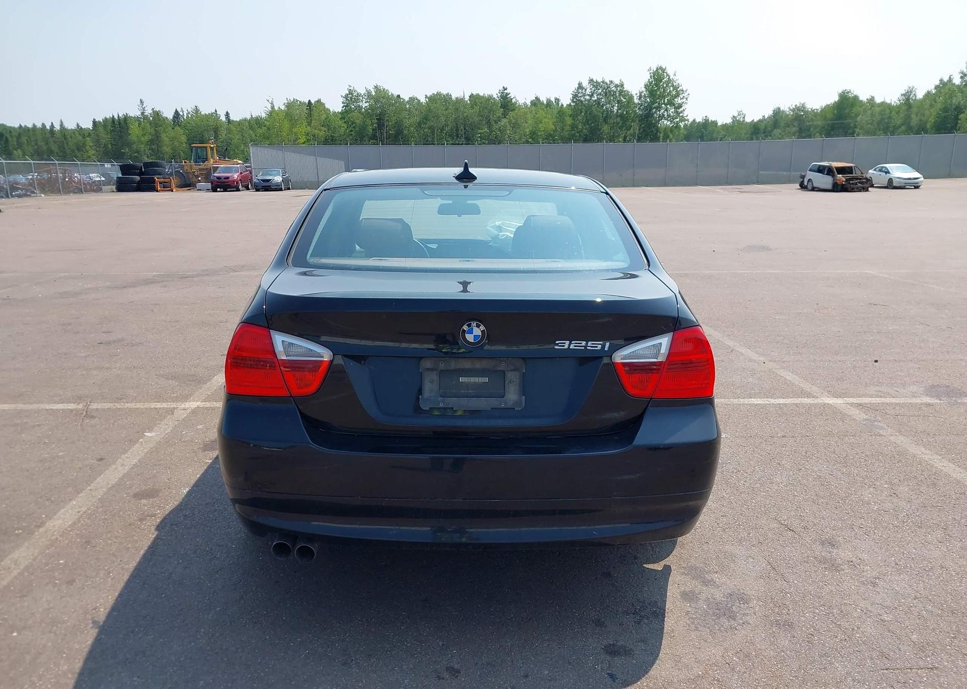 2006 BMW 325I