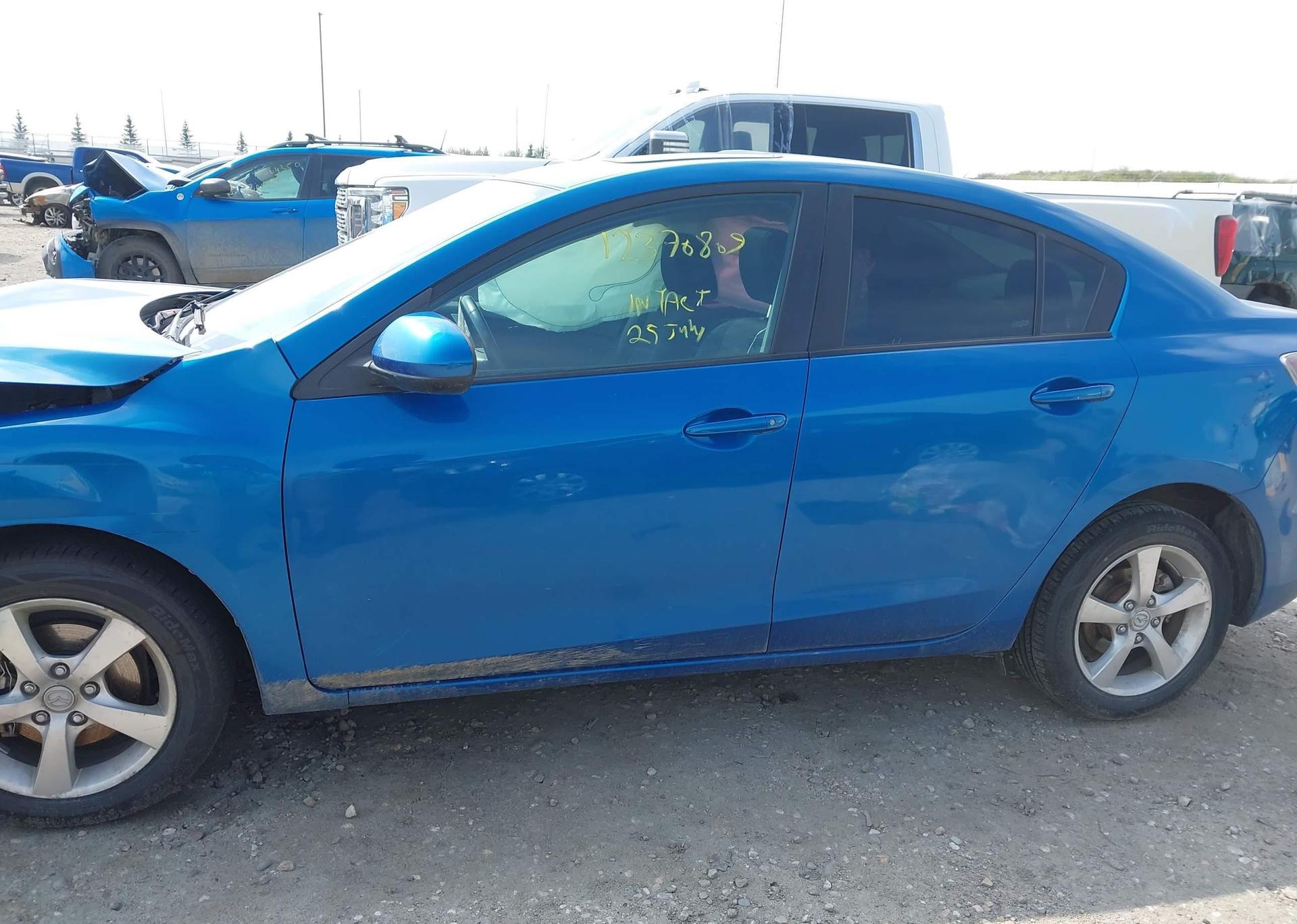 2013 MAZDA 3 I
