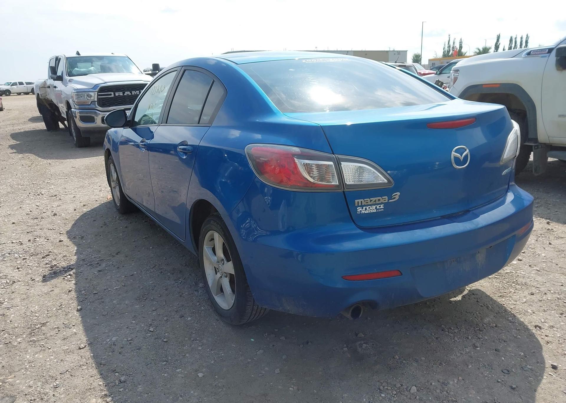 2013 MAZDA 3 I