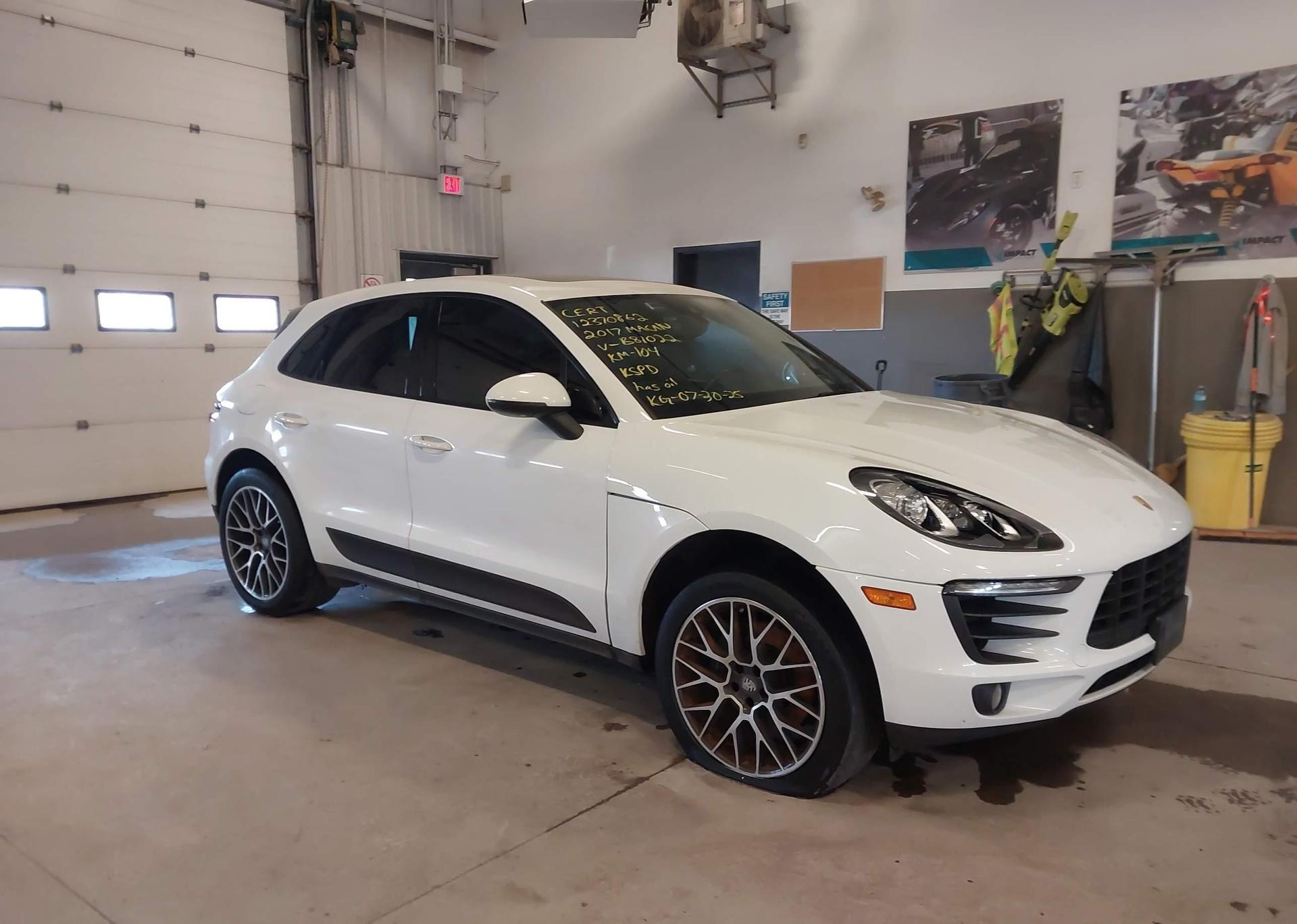 2017 PORSCHE MACAN