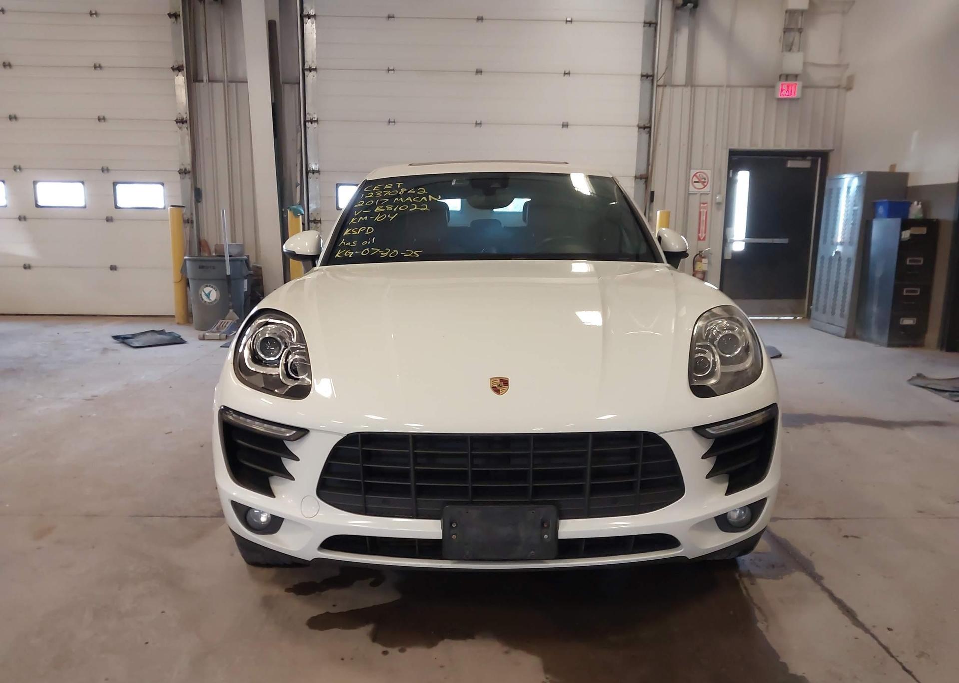 2017 PORSCHE MACAN