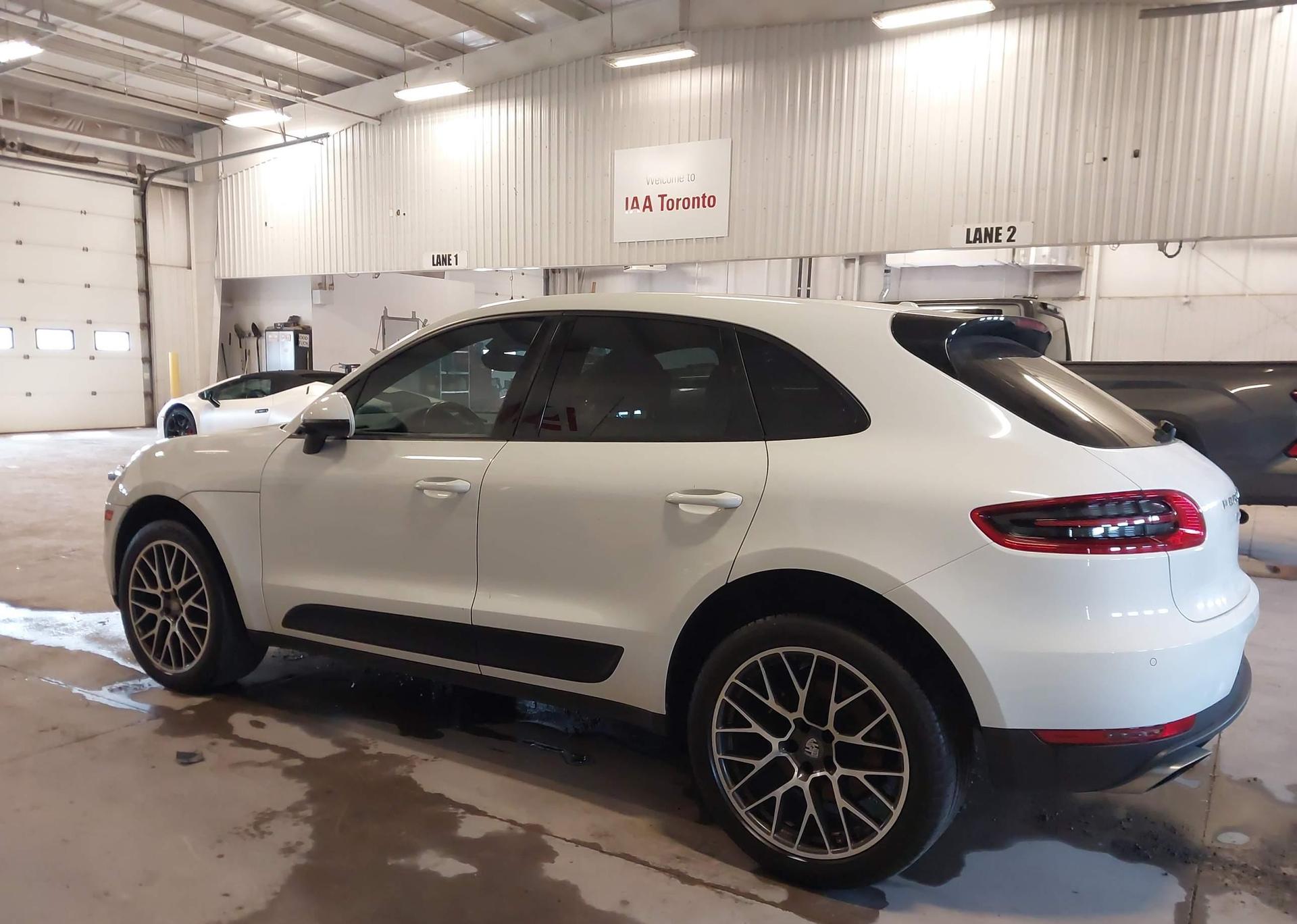 2017 PORSCHE MACAN