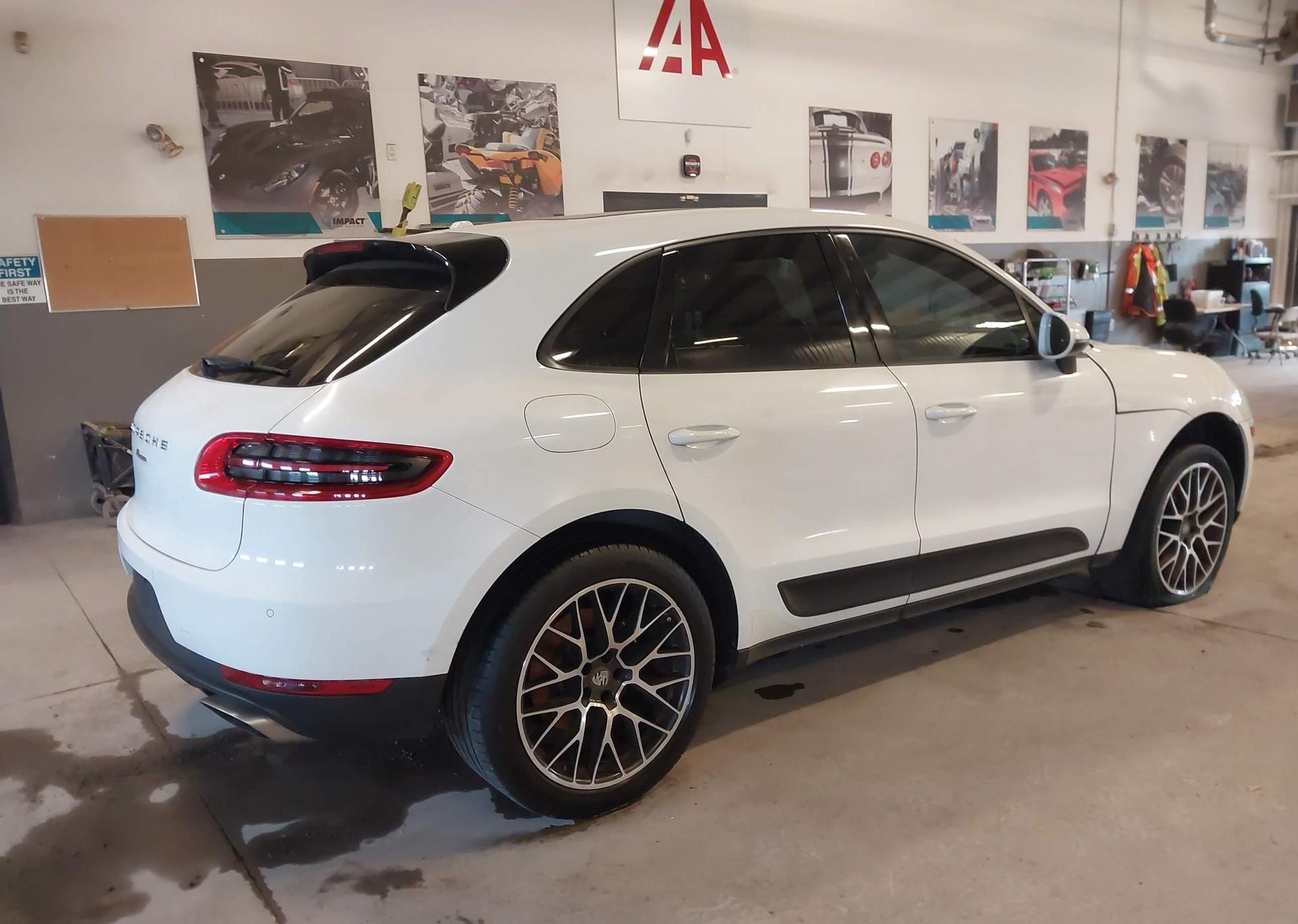 2017 PORSCHE MACAN