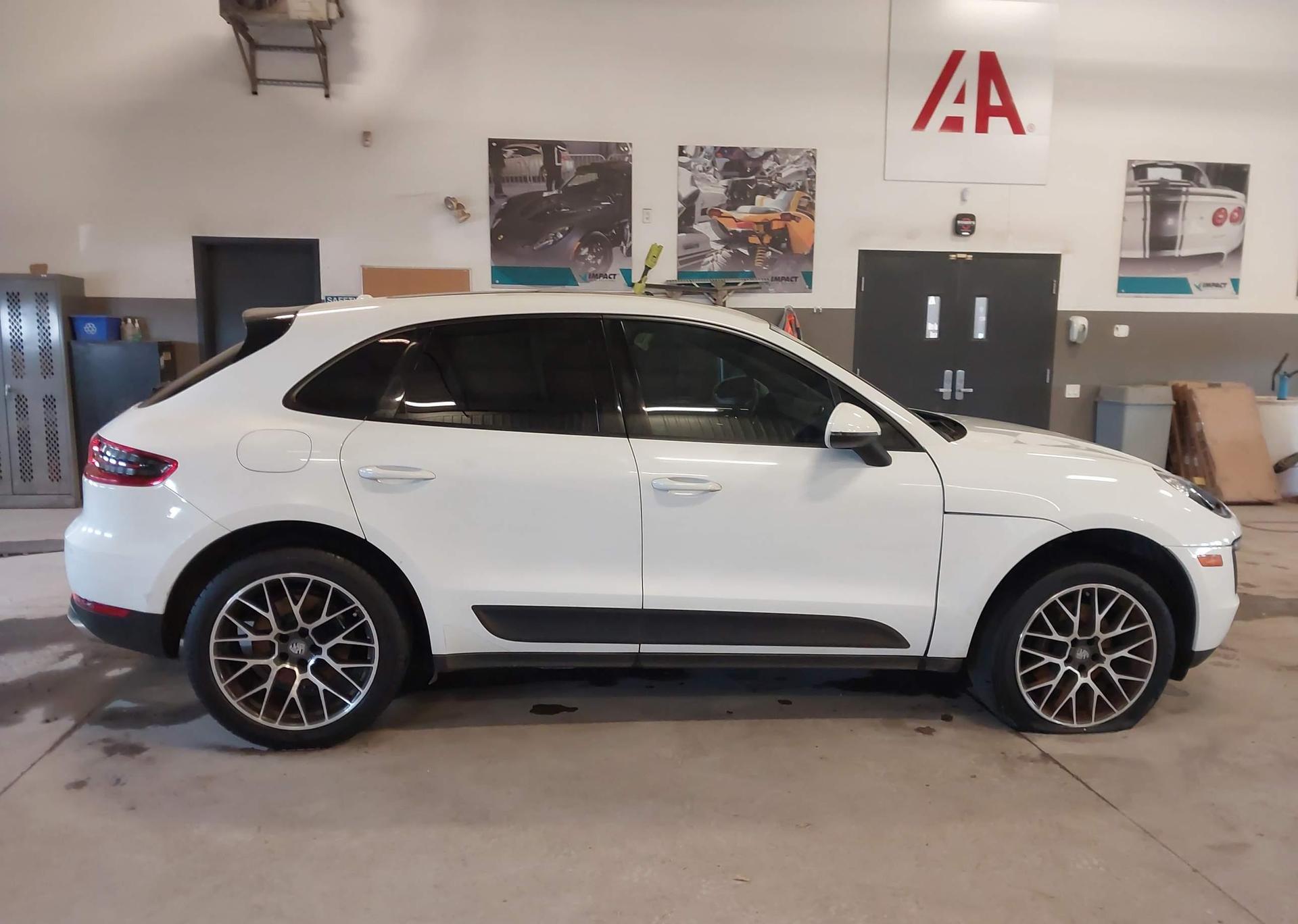 2017 PORSCHE MACAN