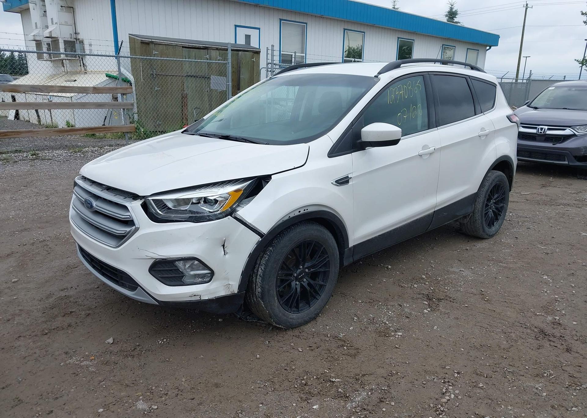 2017 FORD ESCAPE SE